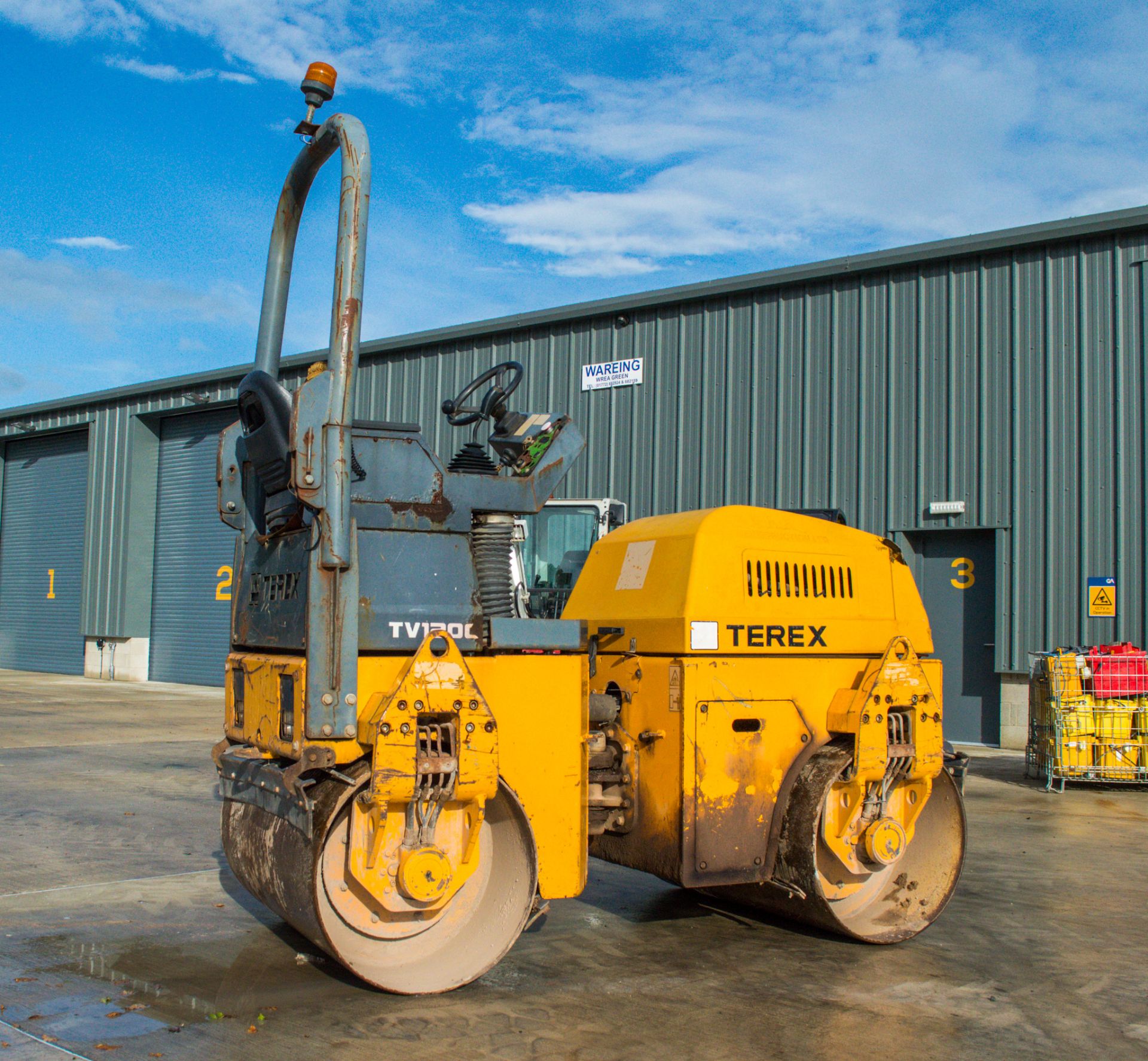 Terex TV1200 double drum ride on roller Year: 2007 S/N: E703CD092 Recorded Hours: 2476 VD - Image 4 of 12