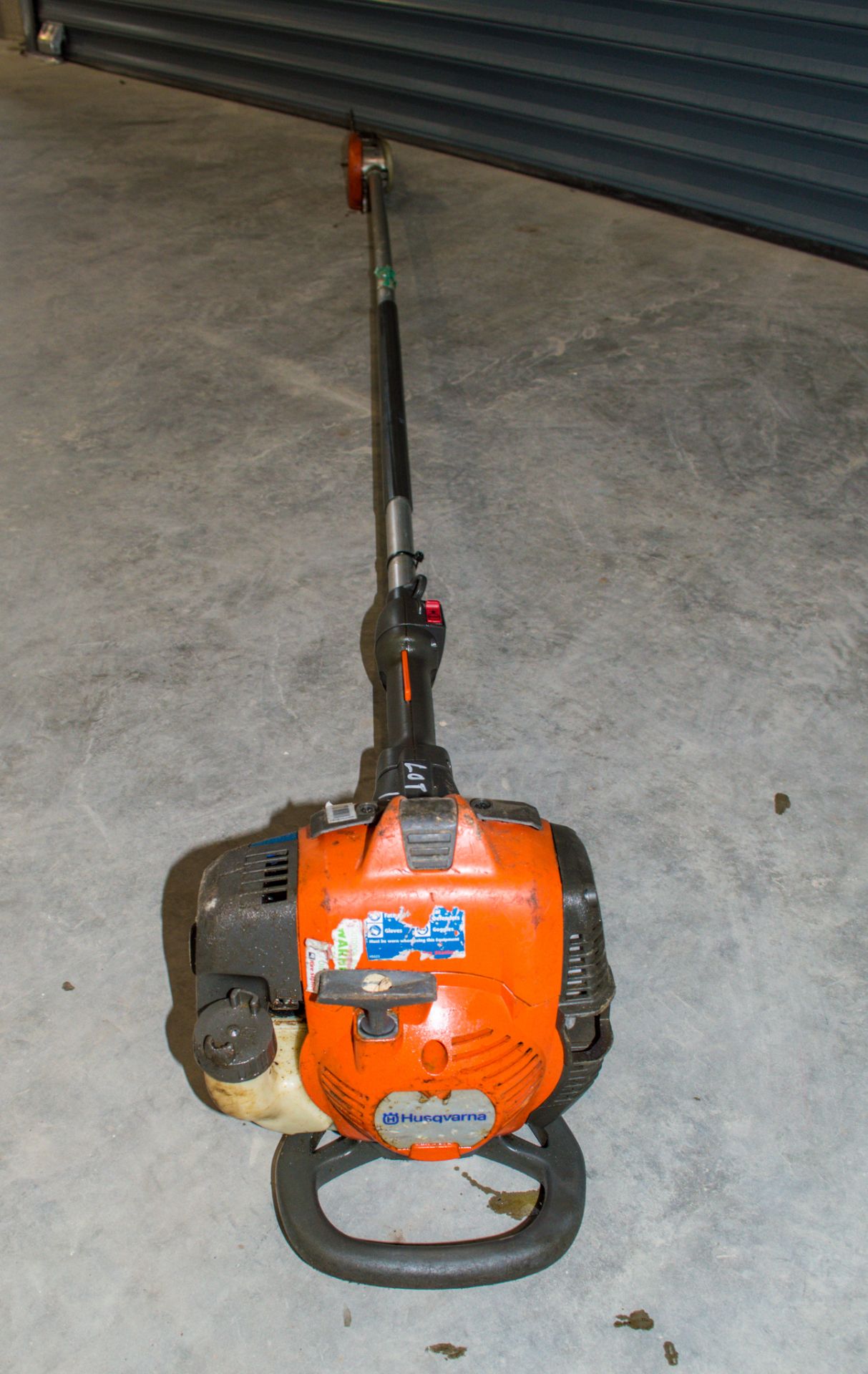 Husqvarna 545P4S petrol driven long reach chainsaw 17041440 - Bild 2 aus 2