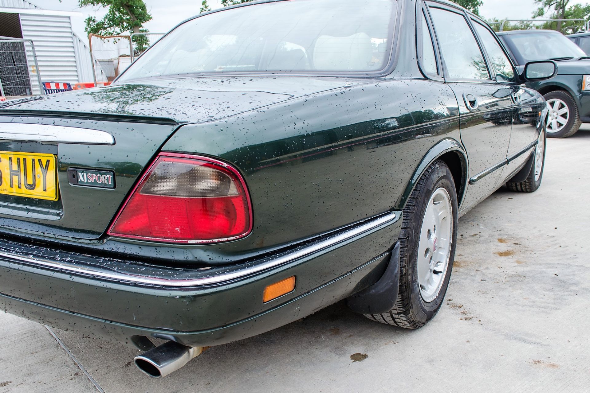 Jaguar XJ6 3.2 Sport petrol automatic 4 door saloon car Registration Number: N586 HUY Date of - Image 11 of 28