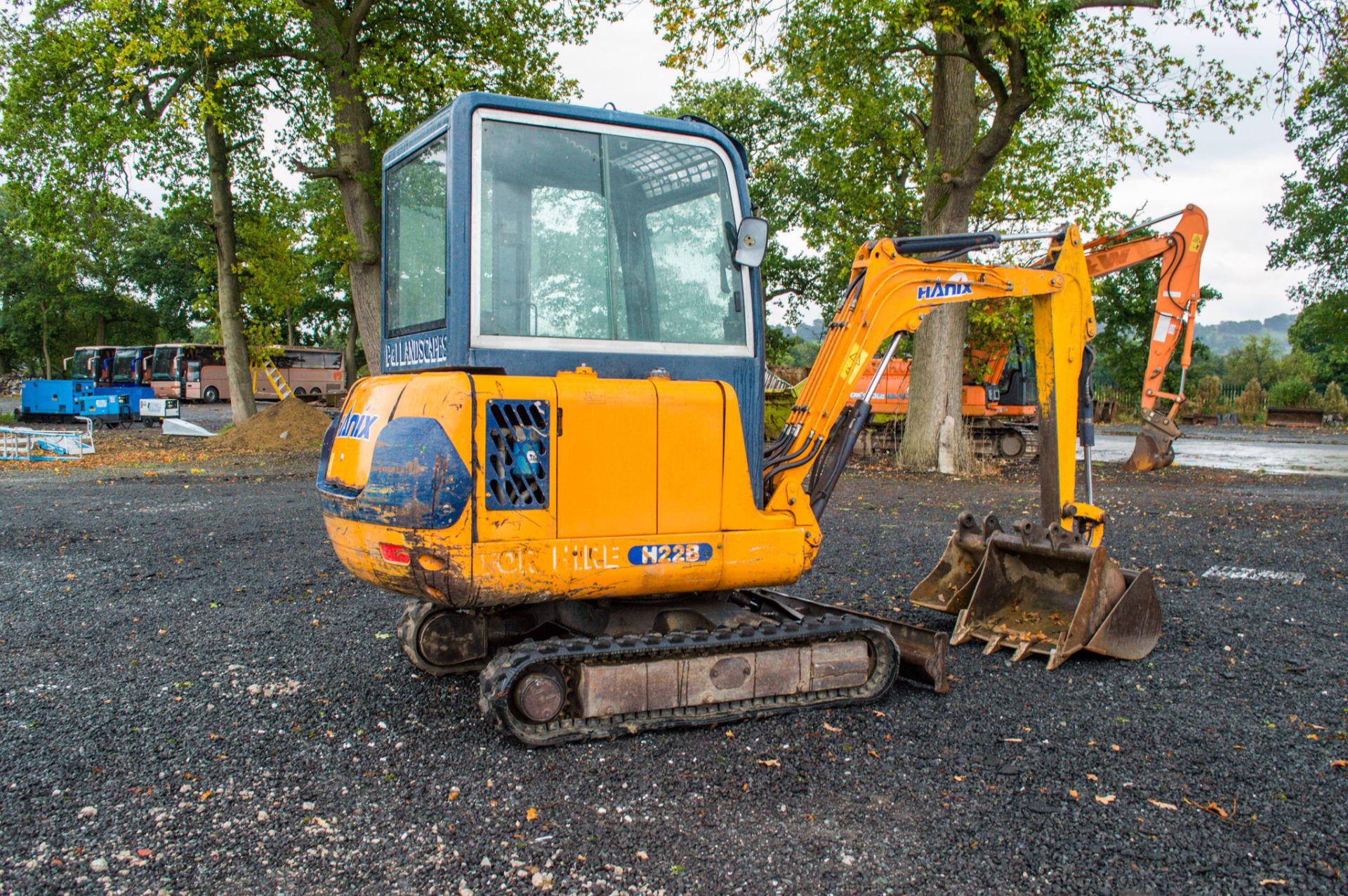 Hanix H22B 2.2 tonne rubber tracked mini excavator  Year: 2002  S/N: 522230 Recorded Hours: c/w - Image 3 of 16