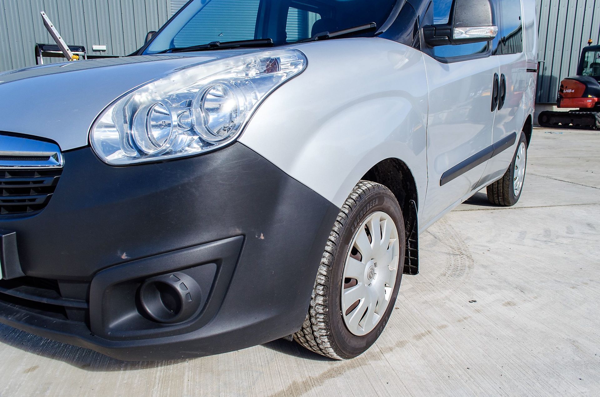 Vauxhall Combo 2300 1.3 CDTi Eco Flex glazed crew van Registration Number: DN63 OWA Date of - Image 9 of 25