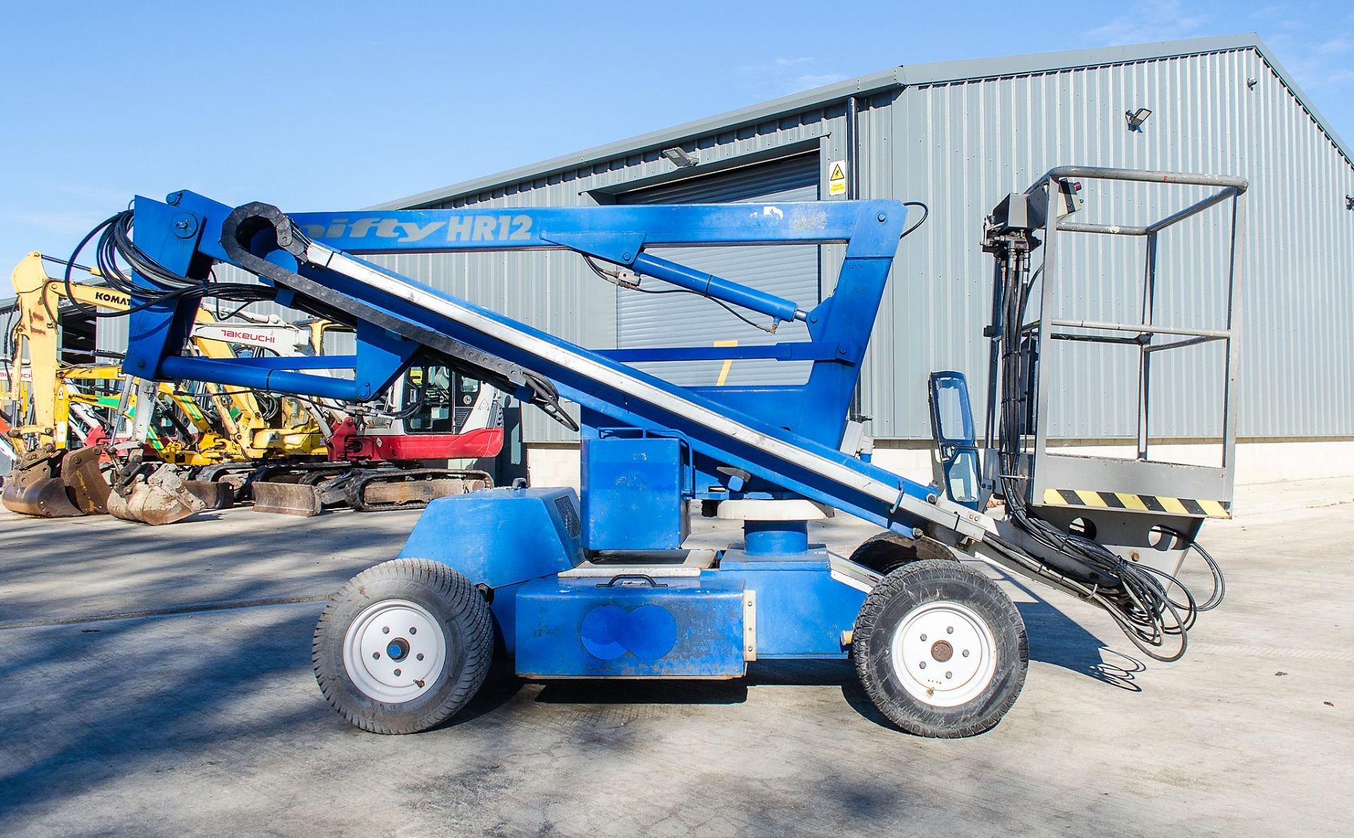 Nifty HR12 NDE diesel driven/battery electric articulated boom lift  Year: 2006  S/N: 12-13635 - Image 10 of 17