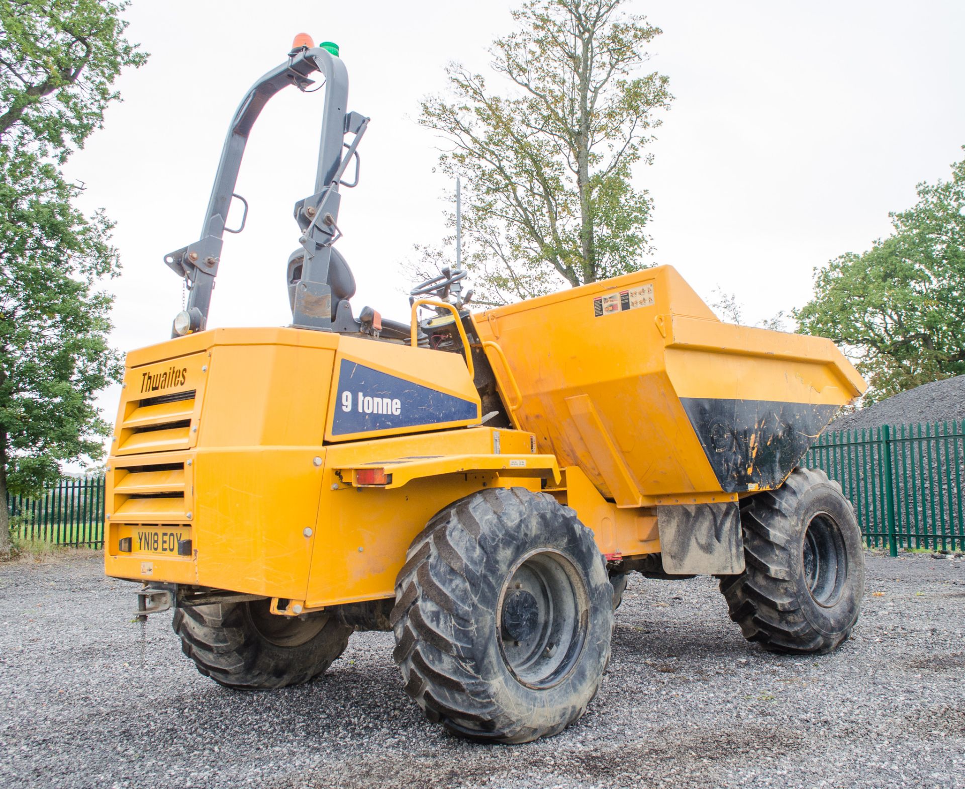 Thwaites 9 tonne straight skip dumper Year: 2018 S/N: 1685 Recorded Hours: 1822 c/w road light kit - Image 3 of 22