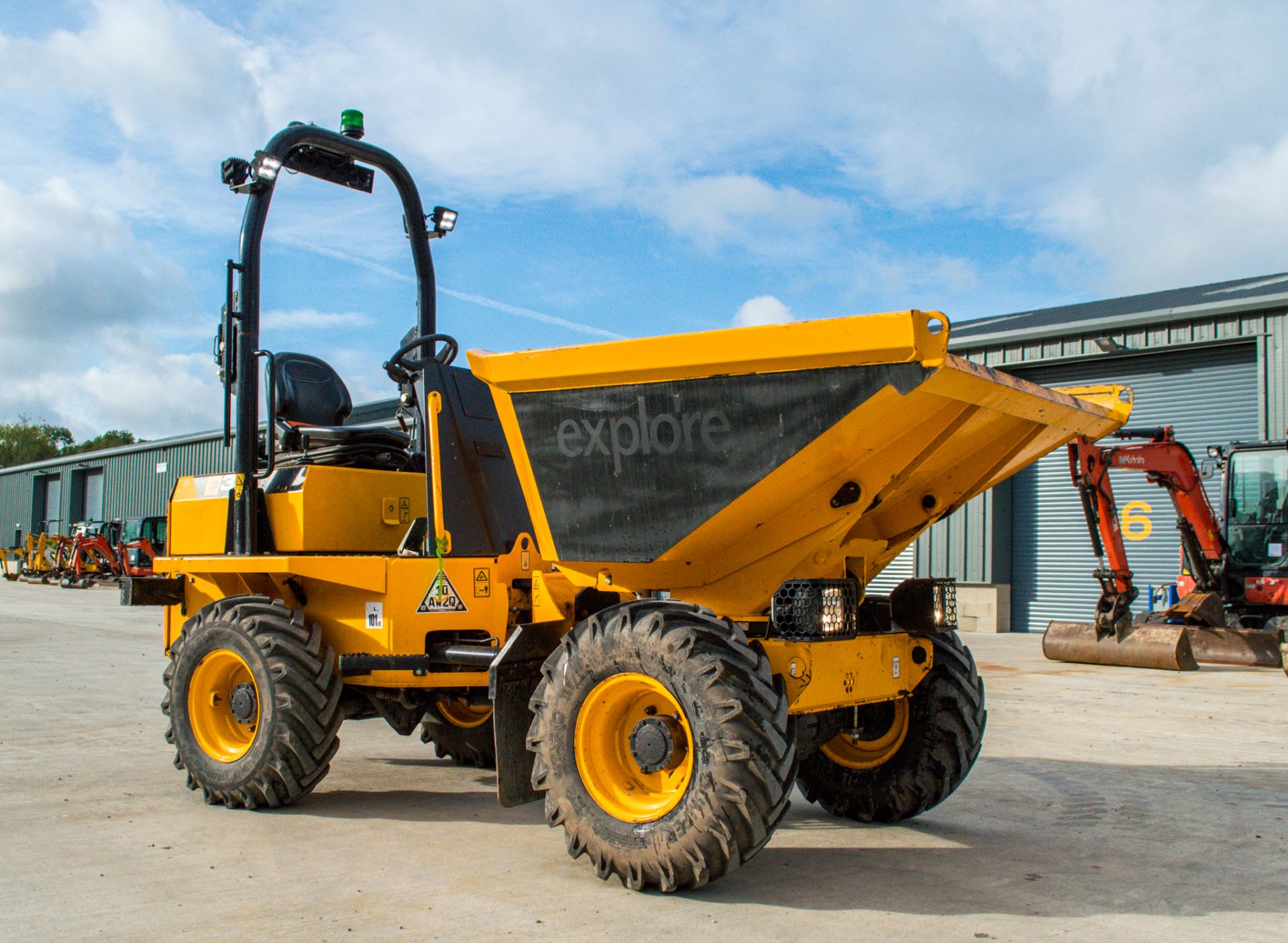 JCB 3T - 1 3 tonne swivel skip dumper  Year: 2019 S/N: 2780820 Recorded Hours: 564 c/w road light - Image 2 of 19