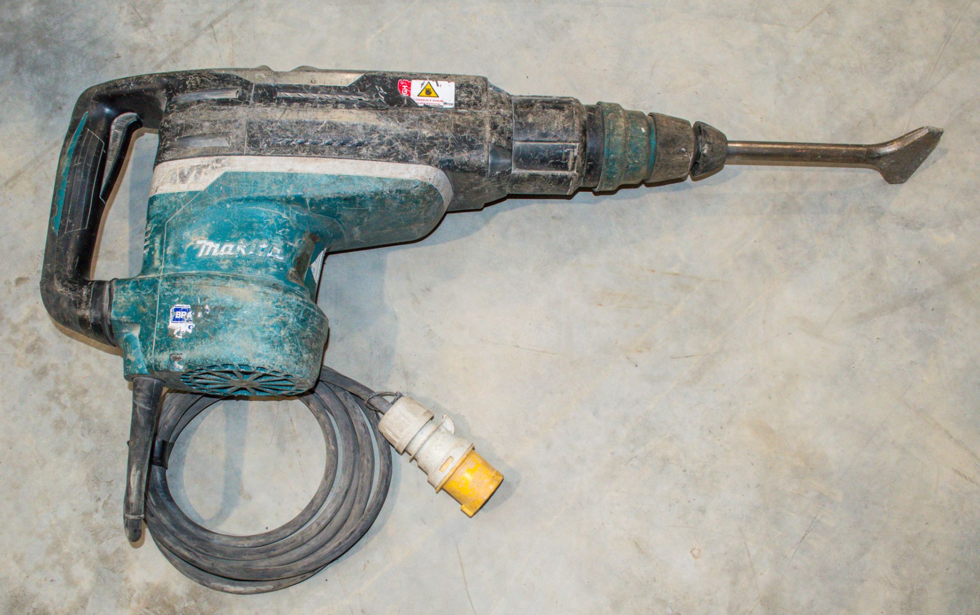 Makita HR5212C 110v SDS rotary hammer drill 05032579