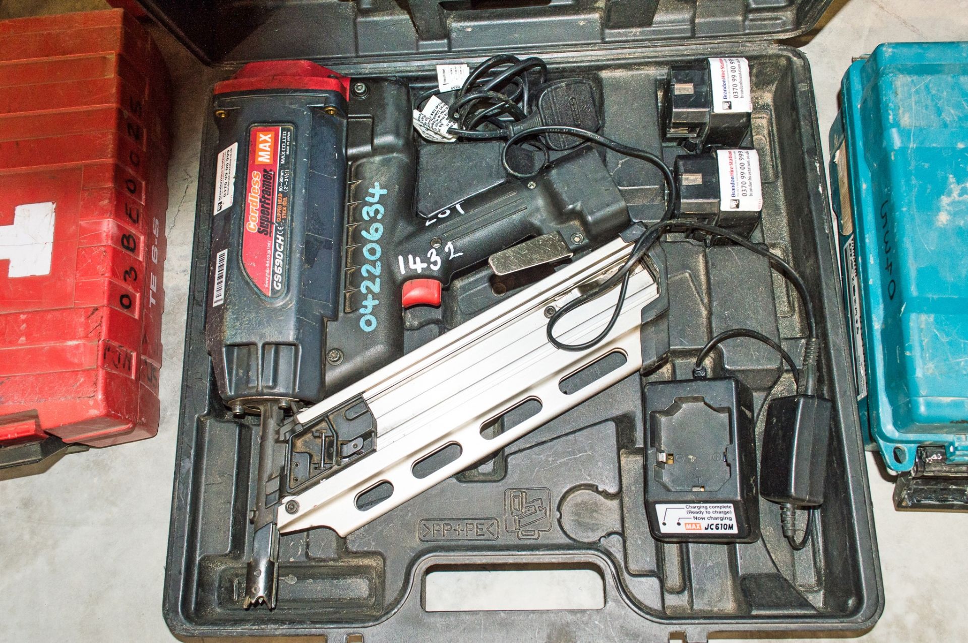 MAX GS690CH cordless nail gun c/w charger, 2 batteries & carry case 04220634