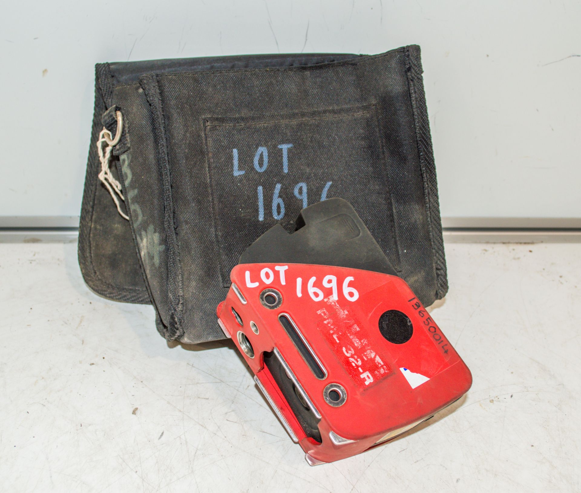 Hilti PML32-R laser level c/w carry bag 13650014