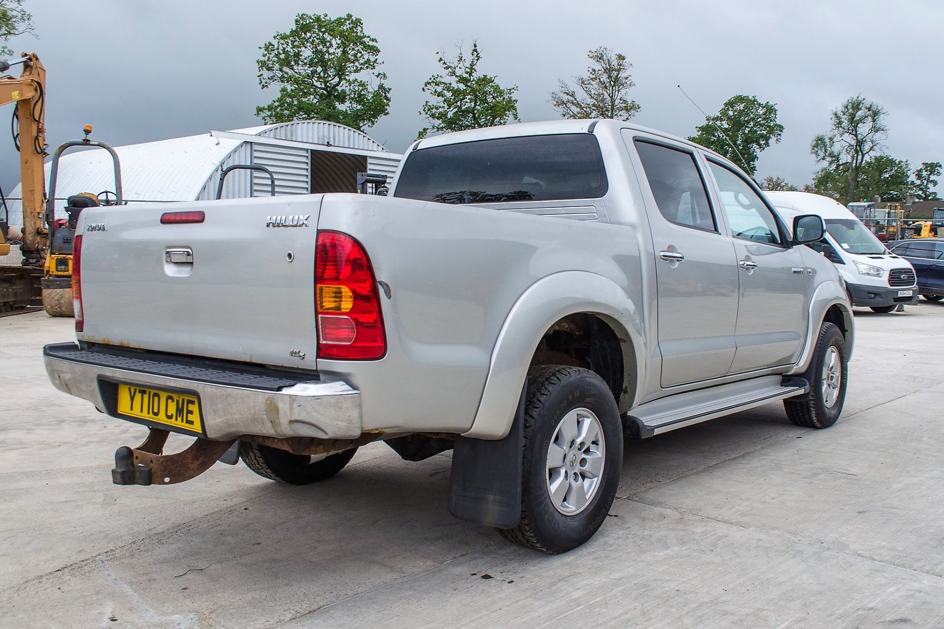 Toyota Hi-Lux 2.5 D4-D 144 HL3 double cab diesel 4wd pick up  Reg No: YT10 CME  Date of - Image 3 of 26