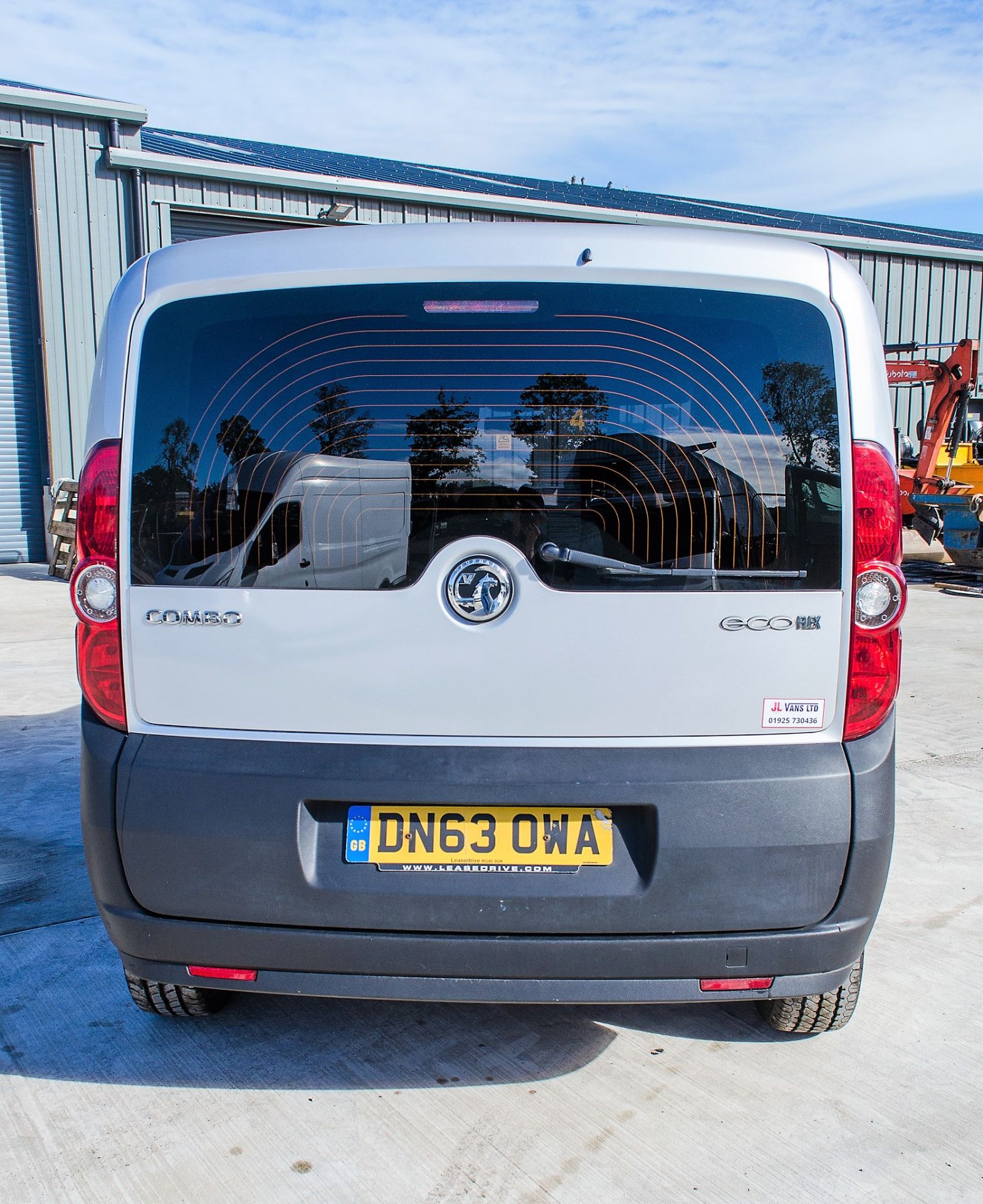 Vauxhall Combo 2300 1.3 CDTi Eco Flex glazed crew van Registration Number: DN63 OWA Date of - Image 6 of 25