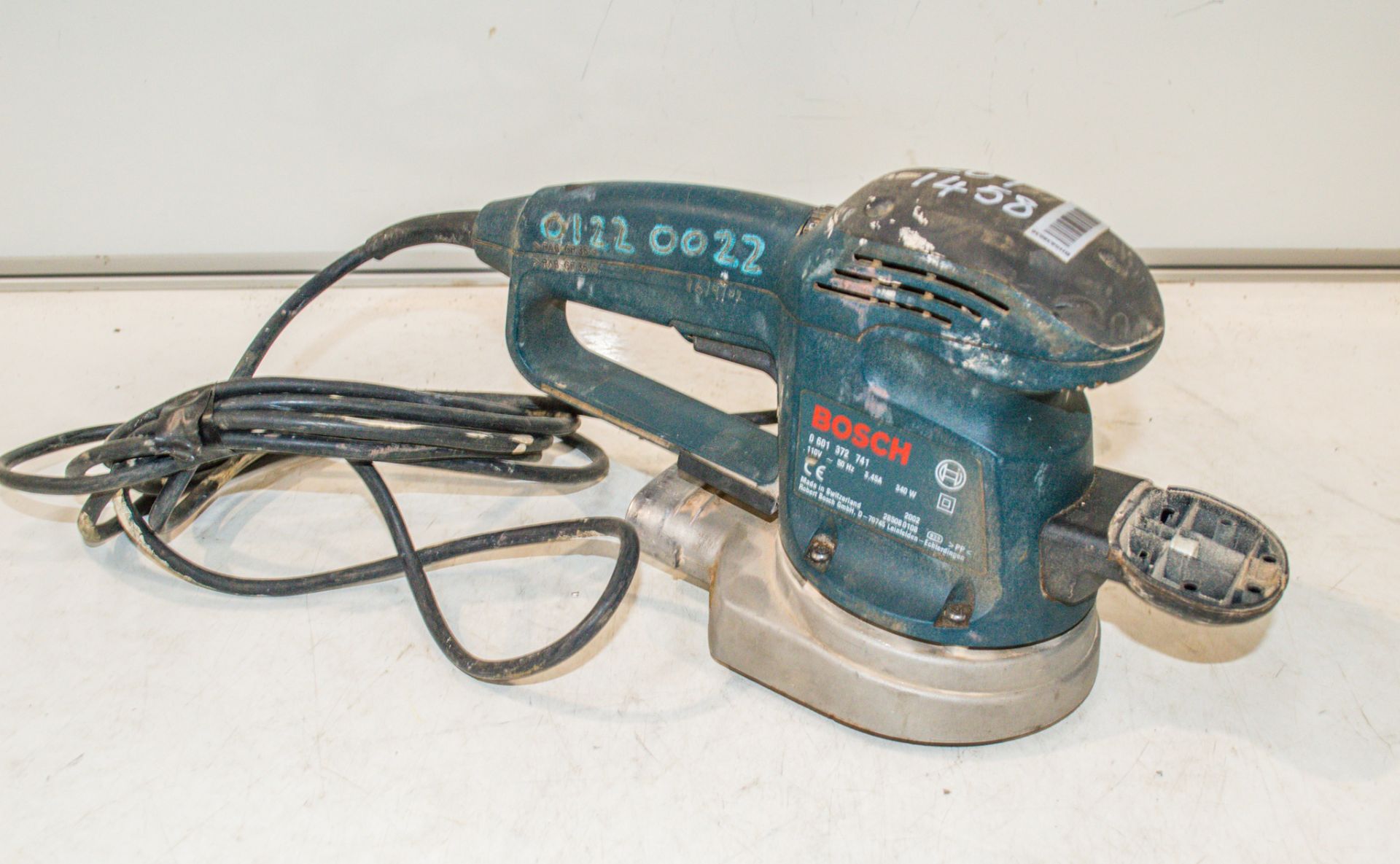 Bosch 110v orbital sander 01220222