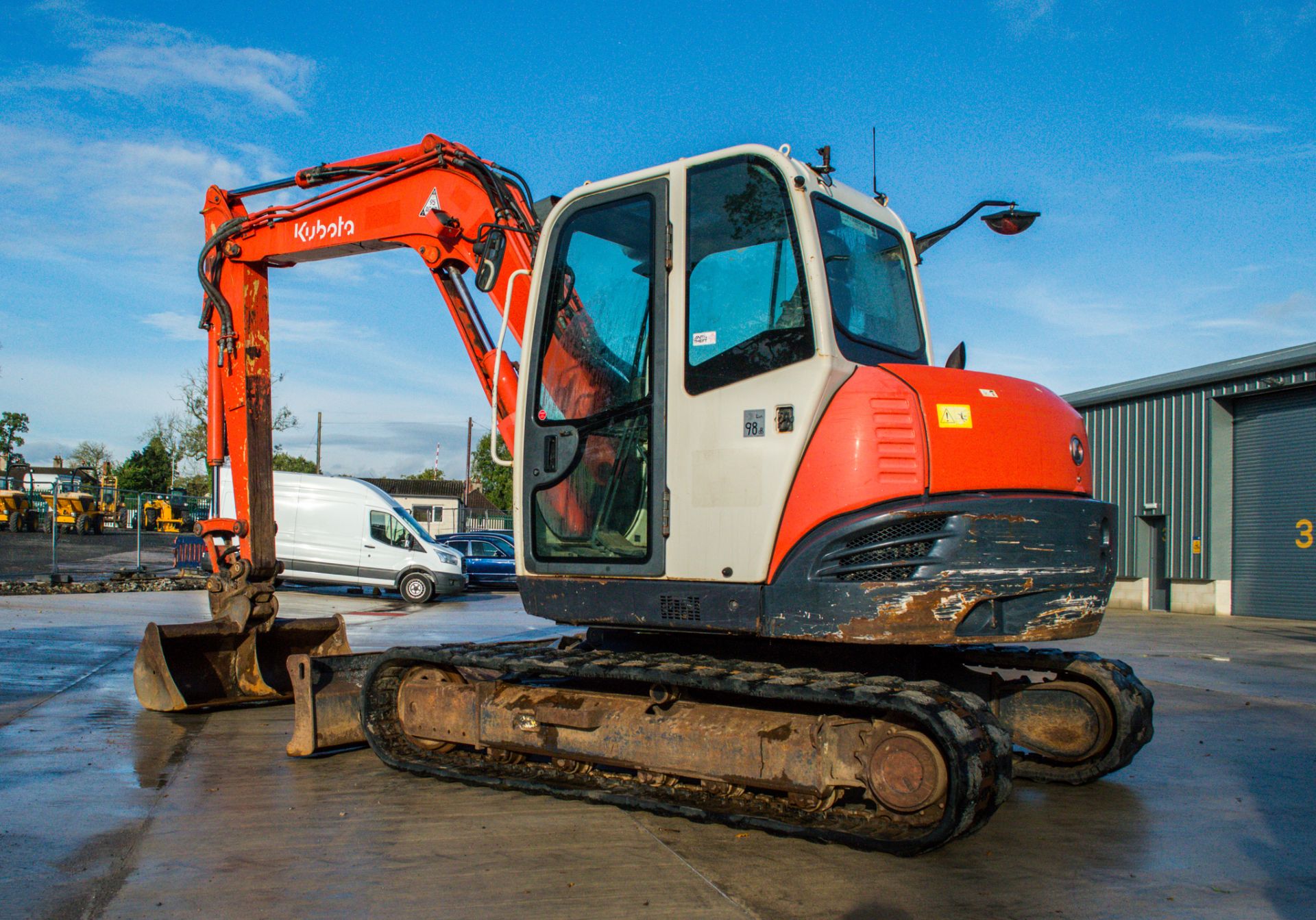 Kubota KX080-3 8 tonne rubber tracked excavator Year: 2012 S/N: 26381 Recorded Hours: 5162 blade, - Image 4 of 18