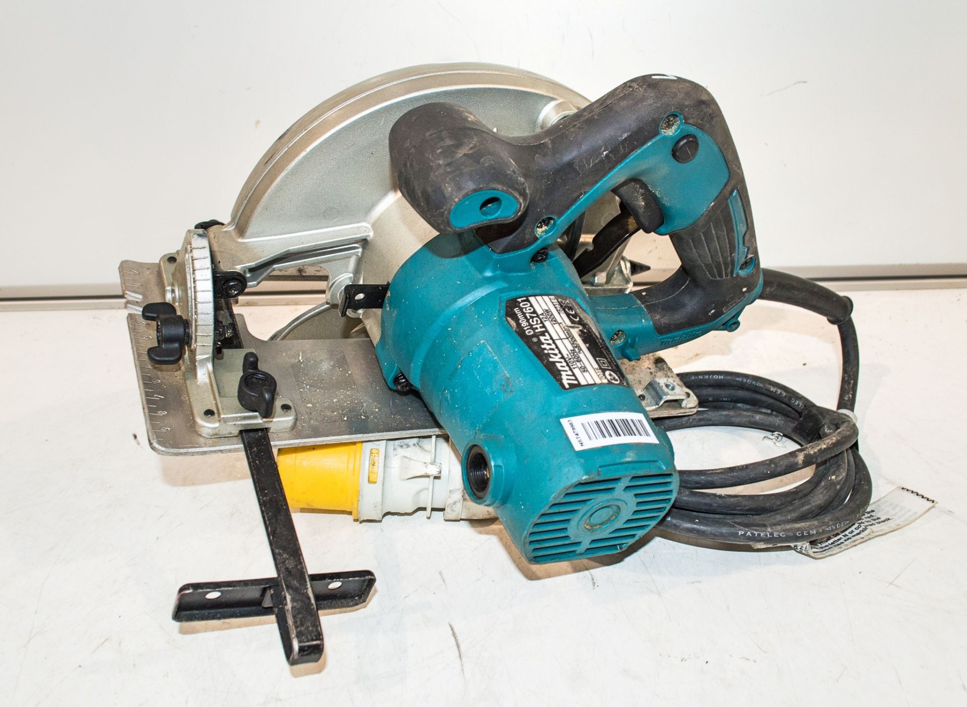 Makita HS7601 110v circular saw 16120380 - Image 2 of 2