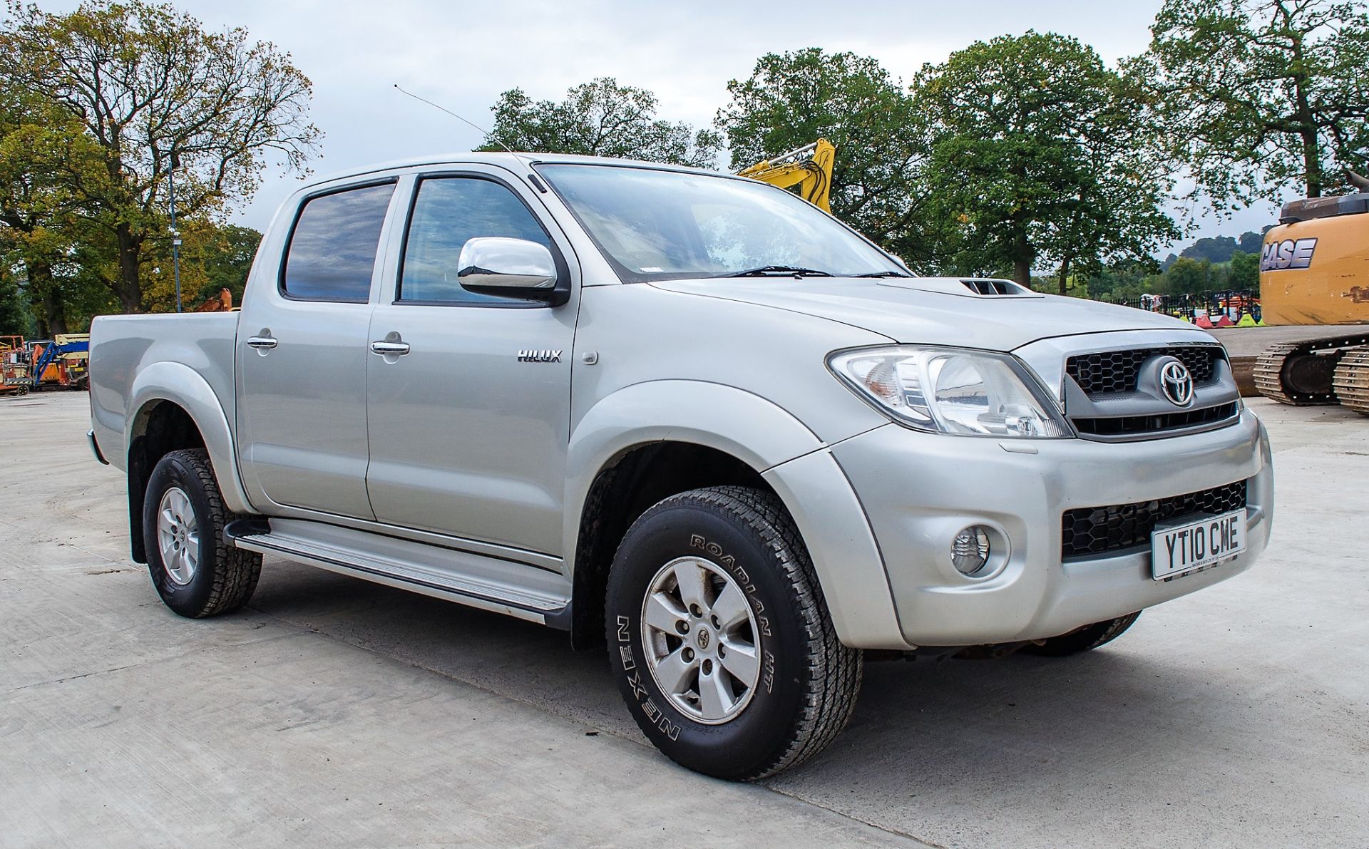 Toyota Hi-Lux 2.5 D4-D 144 HL3 double cab diesel 4wd pick up  Reg No: YT10 CME  Date of - Image 2 of 26