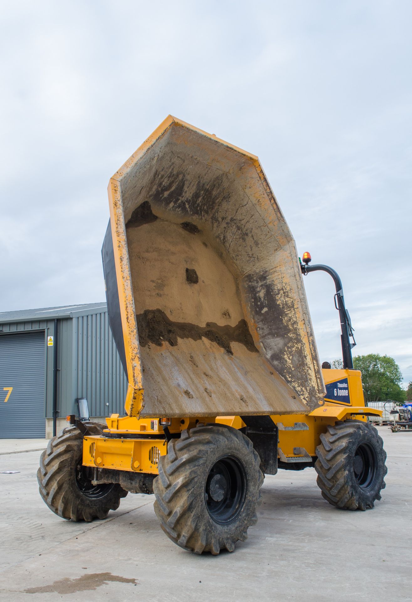 Thwaites 6 tonne swivel skip dumper Year: 2018 S/N: 3952 Recorded Hours: 805 c/w road light kit - Image 9 of 21