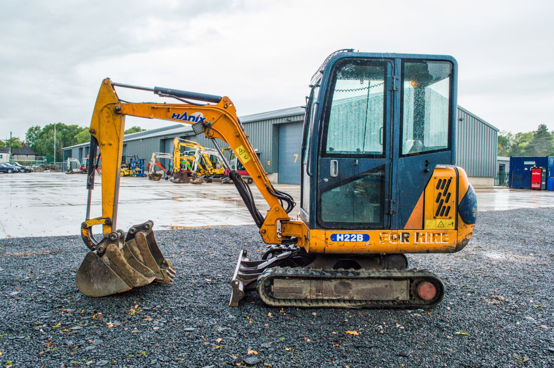 Hanix H22B 2.2 tonne rubber tracked mini excavator  Year: 2002  S/N: 522230 Recorded Hours: c/w - Image 8 of 16