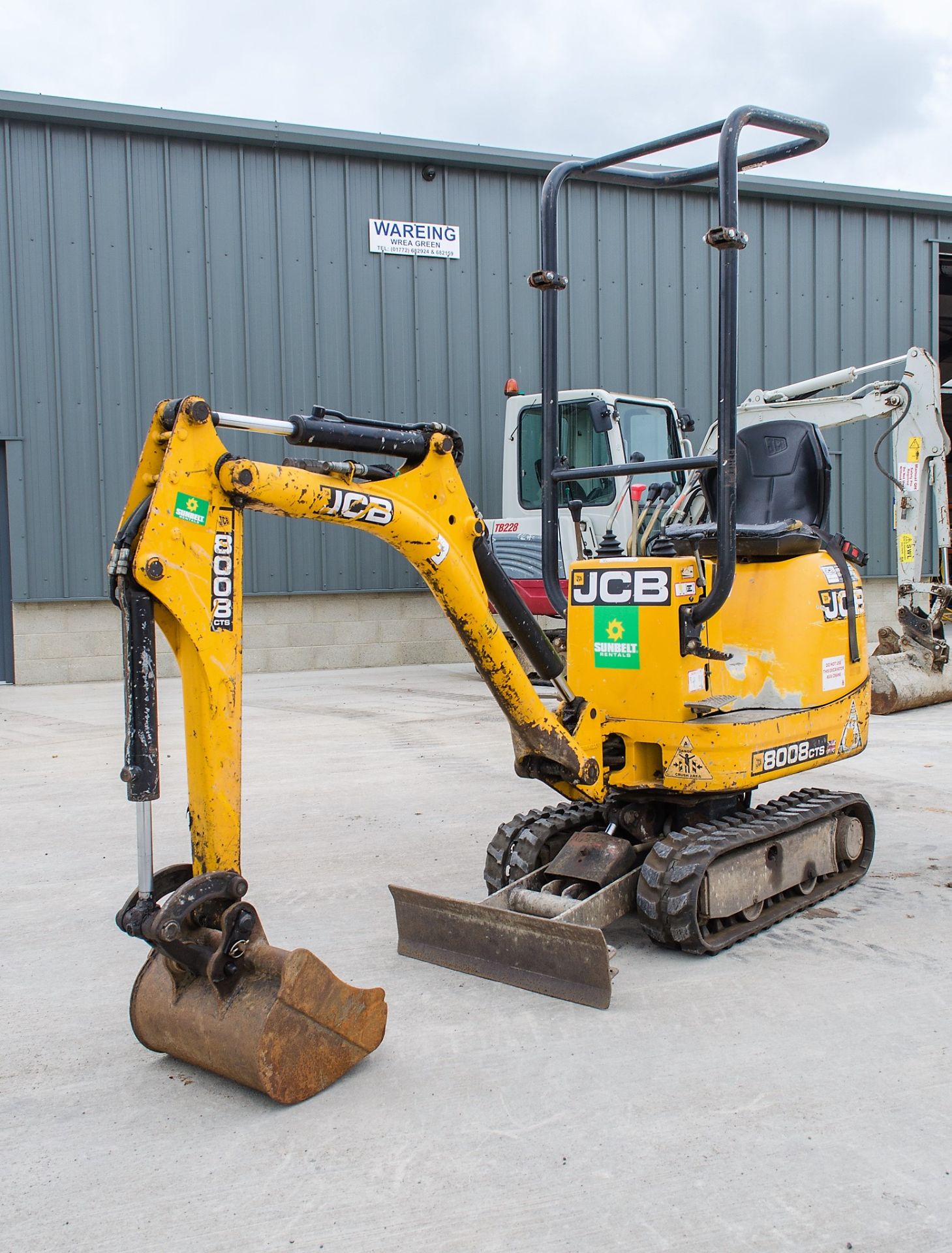 JCB 8008 CTS 0.8 tonne rubber tracked micro excavator Year: 2014 S/N: 2910541 Recorded Hours: 1818