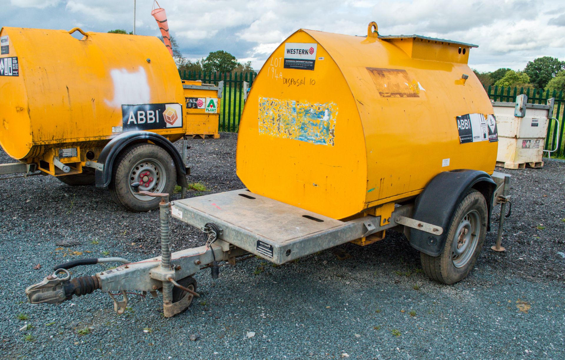 Western Abbi 950 litre fast tow bunded fuel bowser c/w hand pump, delivery hose & trigger nozzle