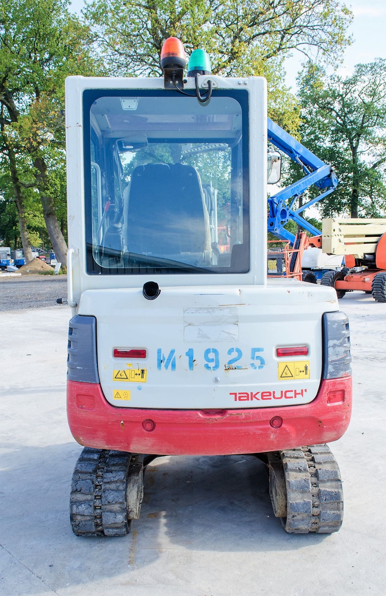 Takeuchi TB228 2.8 tonne rubber tracked mini excavator Year: 2015 S/N: 122804180 Recorded Hours: - Image 6 of 19