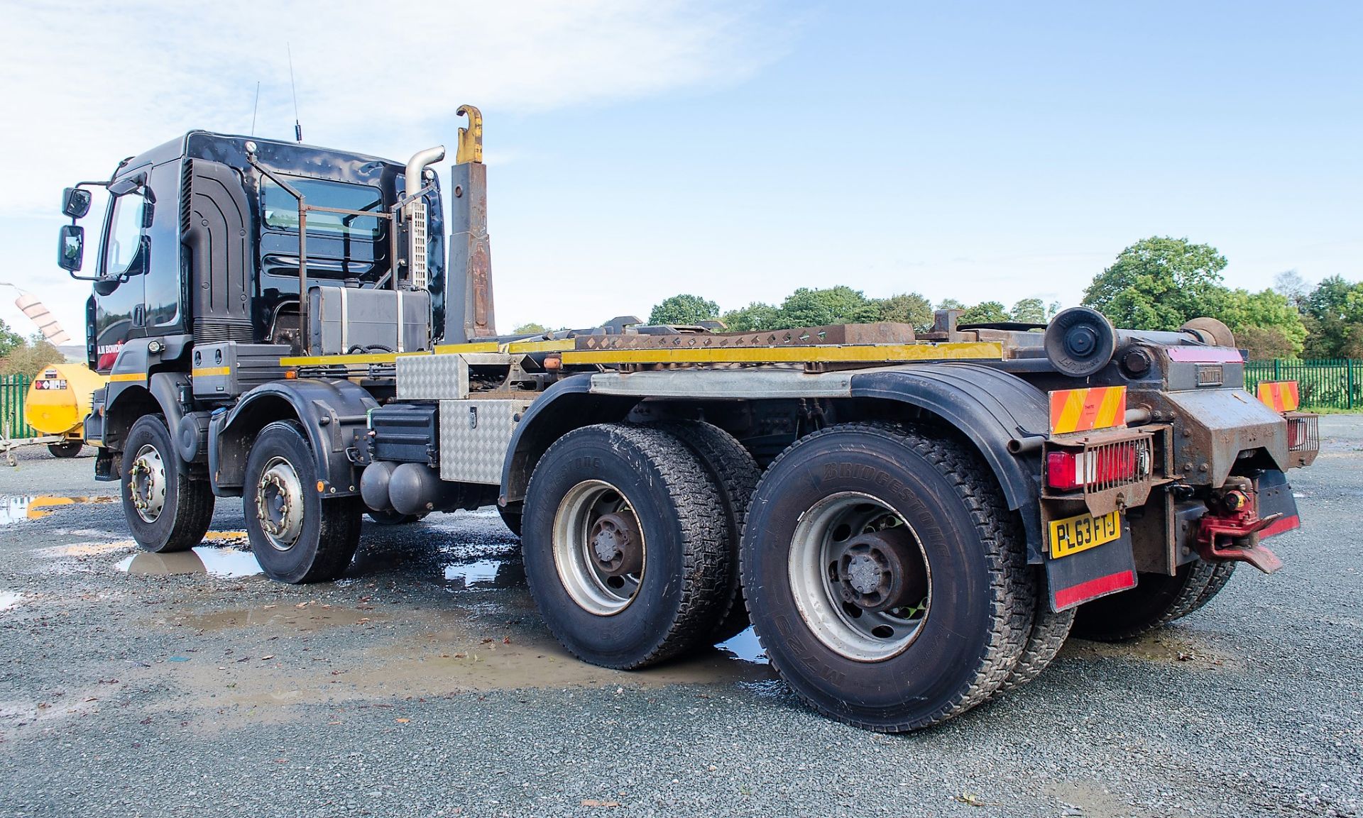 Renault Kerax 430  Euro 5  32 tonne 8x4 hook loader lorry Registration Number: PL63 FTJ Date of - Image 4 of 19