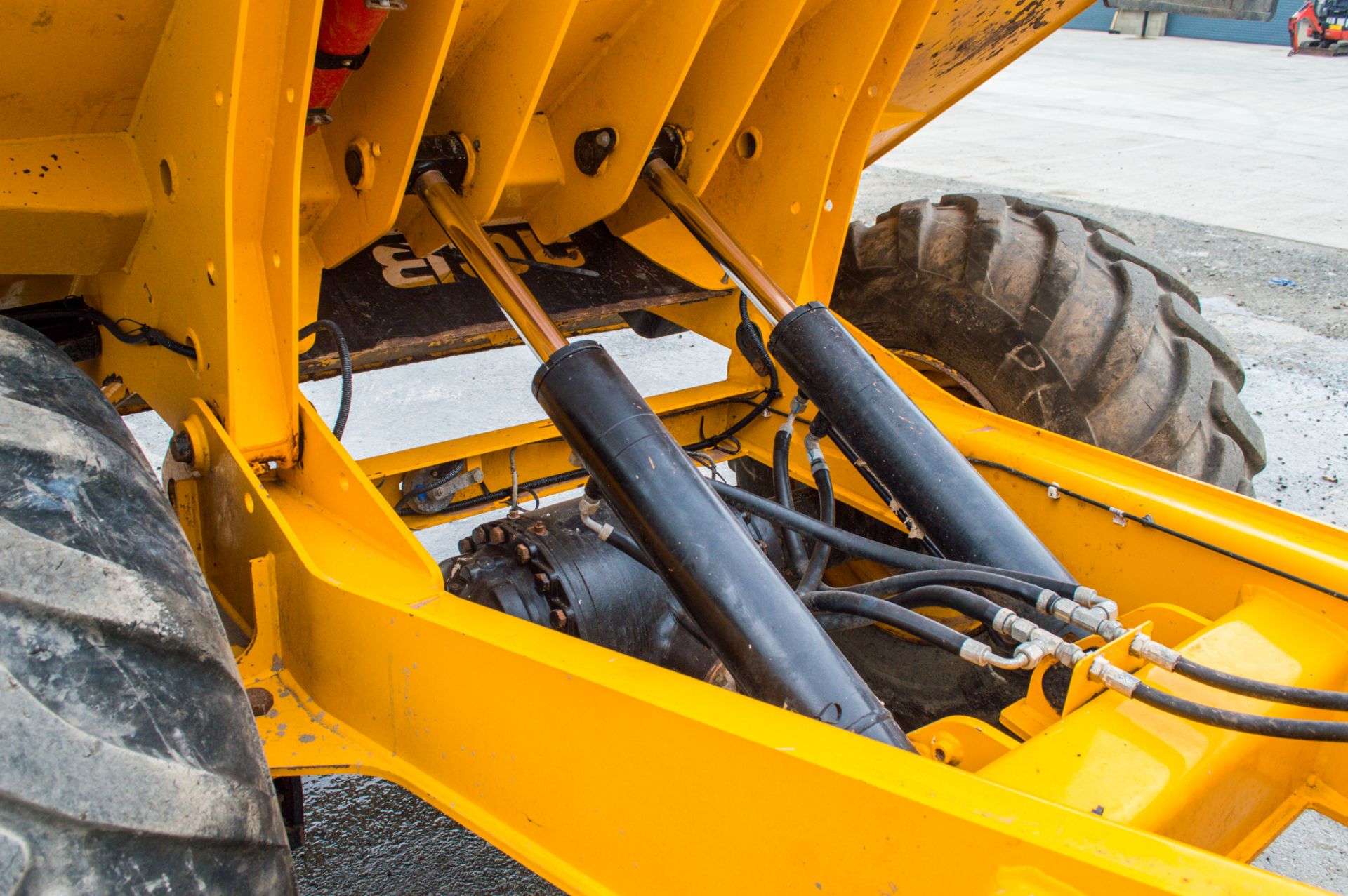 JCB 9T-1 9 tonne straight skip dumper  Year: 2018 S/N: 561853 Recorded Hours: 1307 - Image 15 of 19