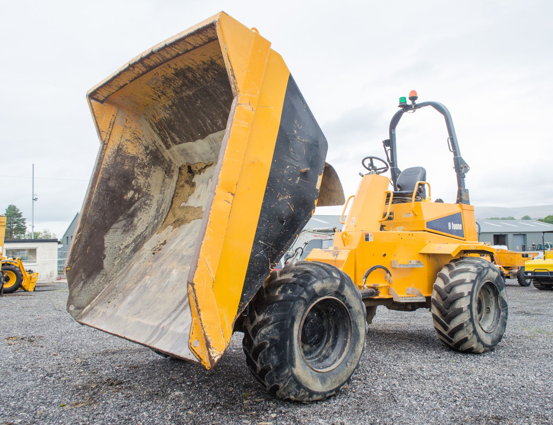 Thwaites 9 tonne straight skip dumper Year: 2018 S/N: 1685 Recorded Hours: 1822 c/w road light kit - Image 9 of 22