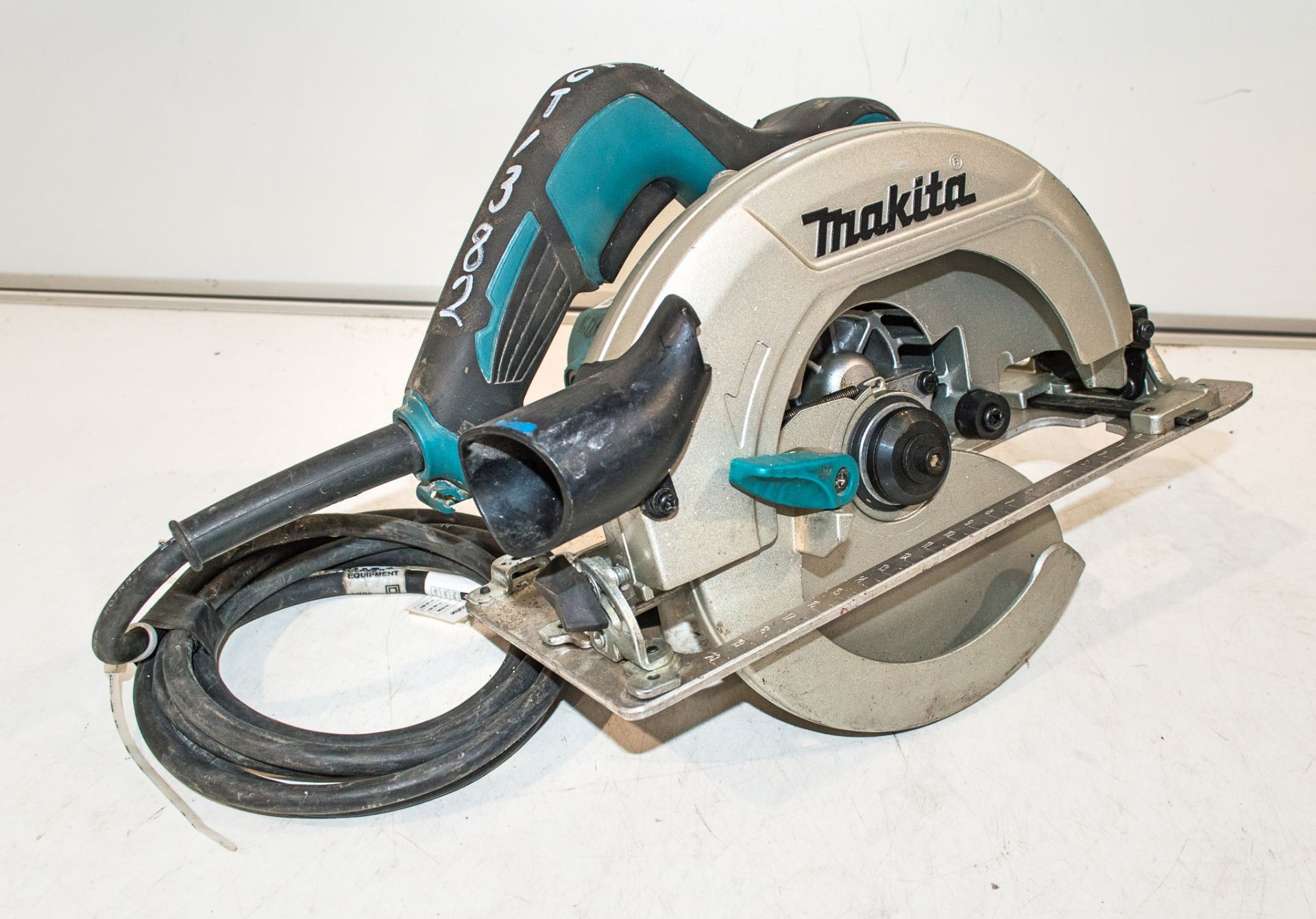 Makita HS7601 110v circular saw 16120380