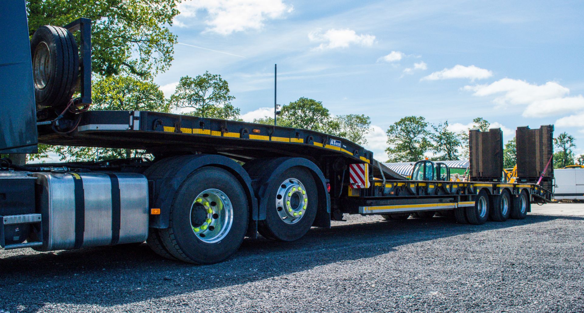 Andover SFLT 44 tri axle step frame low loader trailer  Year: 2014 S/N: E0850005 Ministery Number: - Image 2 of 28