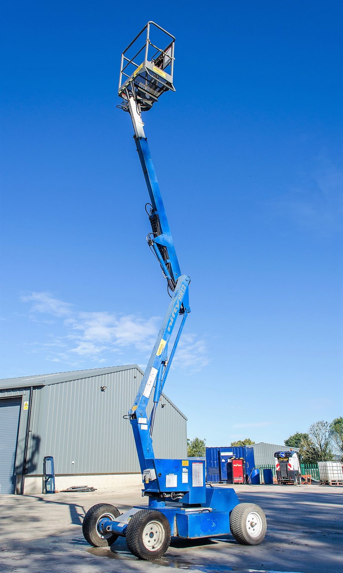 Nifty HR12 NDE diesel driven/battery electric articulated boom lift  Year: 2006  S/N: 12-13635 - Image 7 of 17