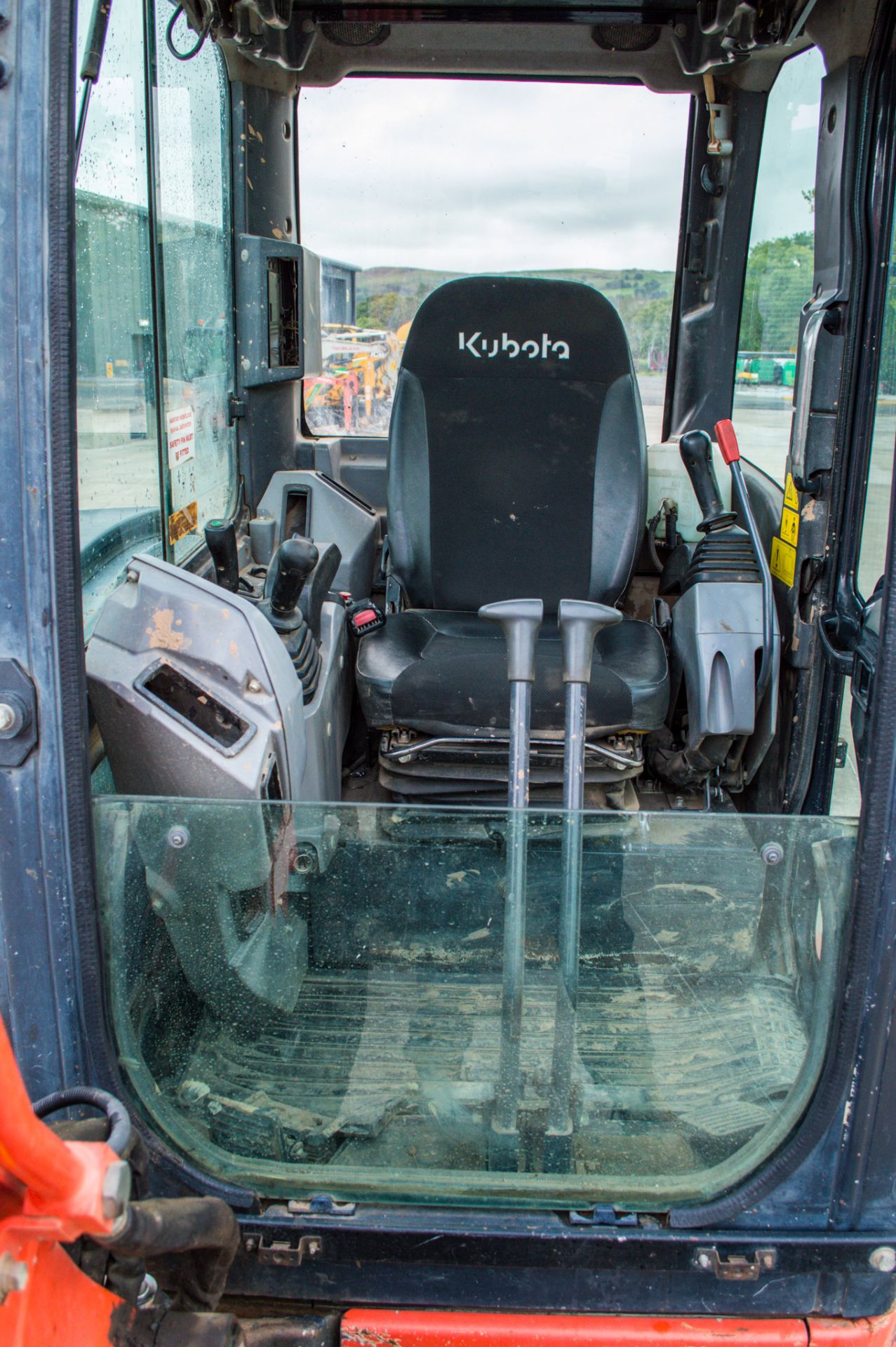 Kubota U48-4 4.8 tonne rubber tracked excavator Year: 2011 S/N: 50890 Recorded Hours: 4472 c/w - Image 17 of 18