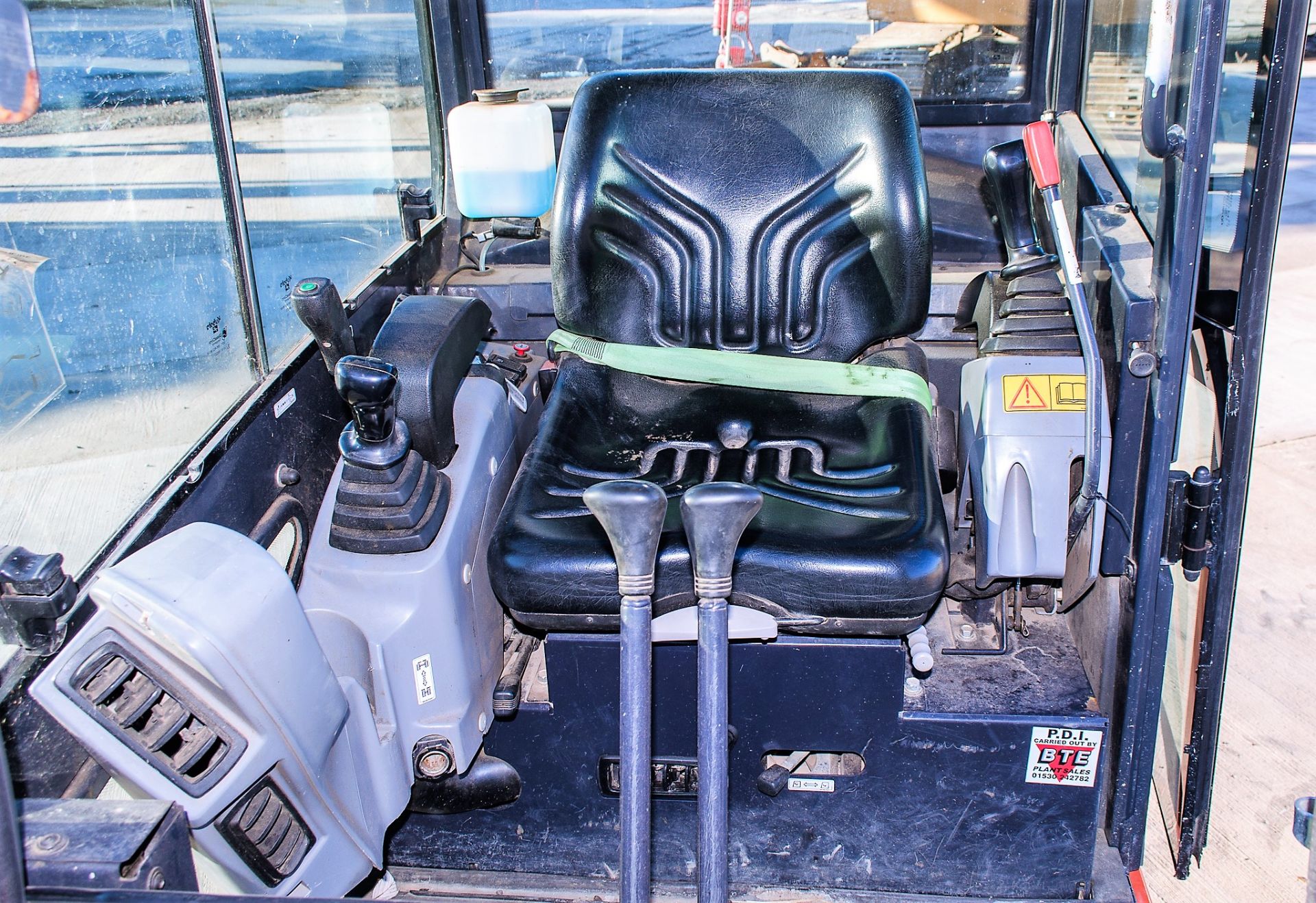 Kubota KX016-4 1.5 tonne rubber tracked mini excavator Year: 2015 S/N: 59296 Recorded Hours: 1652 - Image 17 of 20