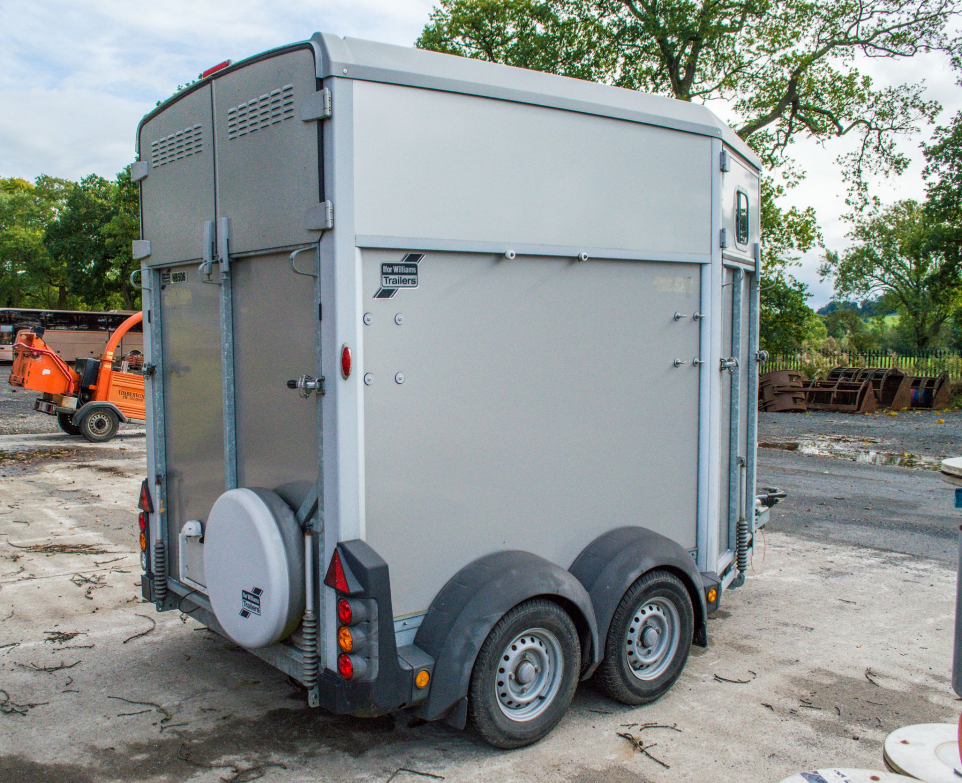 Ifor Williams HB506 tandem axle horse box trailer - Image 3 of 9