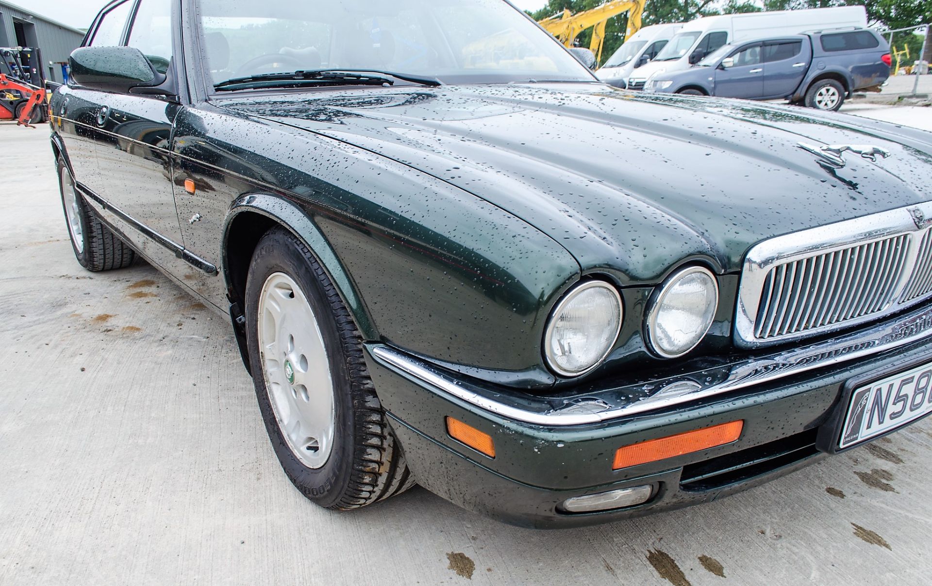 Jaguar XJ6 3.2 Sport petrol automatic 4 door saloon car Registration Number: N586 HUY Date of - Image 10 of 28