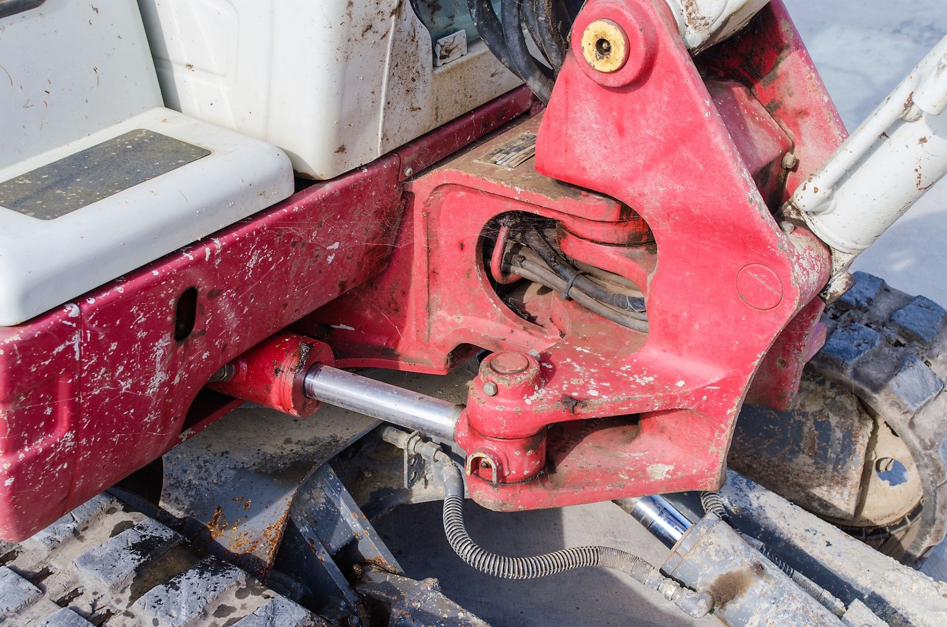 Takeuchi TB228 2.8 tonne rubber tracked mini excavator Year: 2015 S/N: 122804180 Recorded Hours: - Image 15 of 19