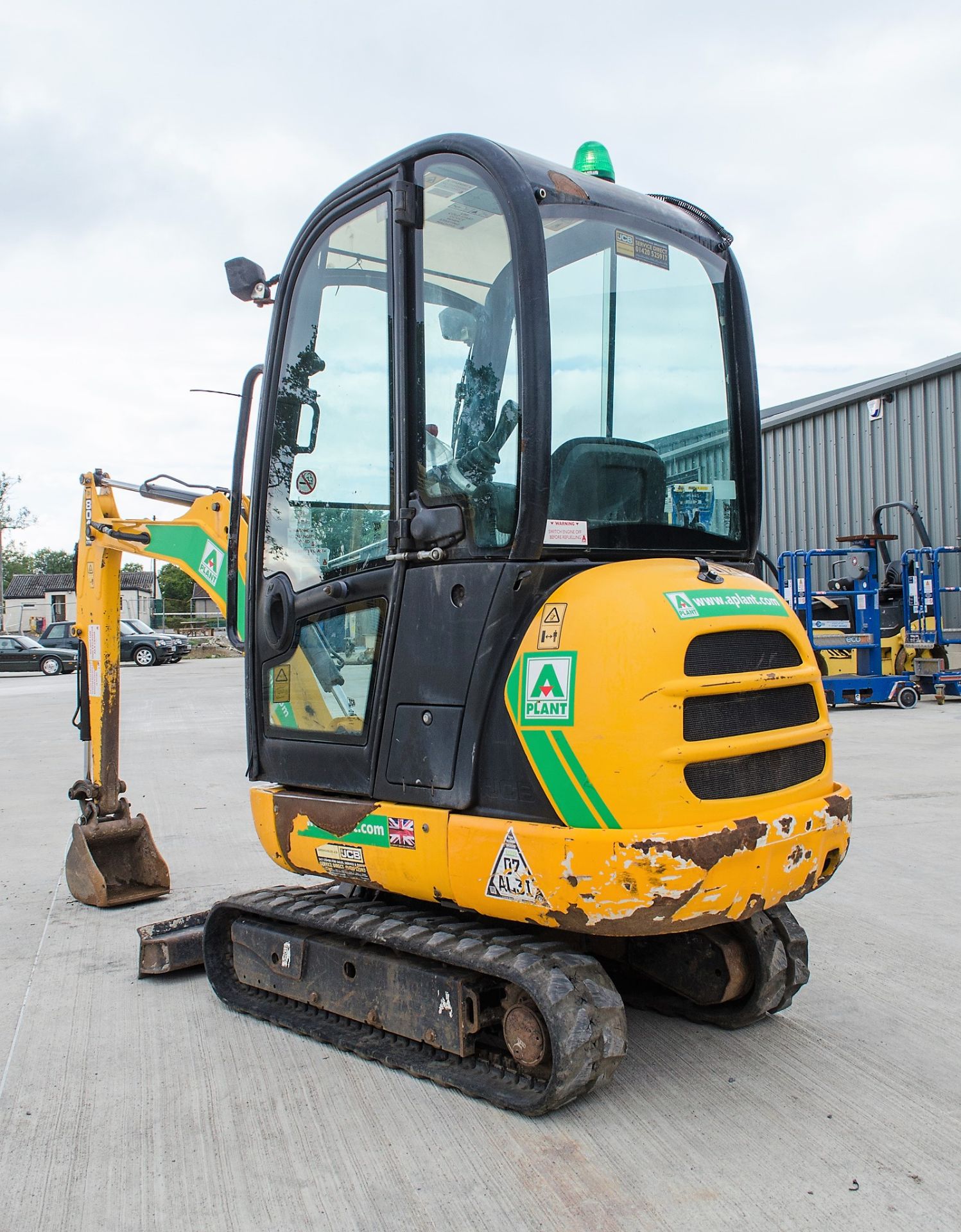 JCB 8016 CTS 1.5 tonne rubber tracked mini excavator Year: 2015 S/N: 2071738 Recorded Hours: 1882 - Image 4 of 20