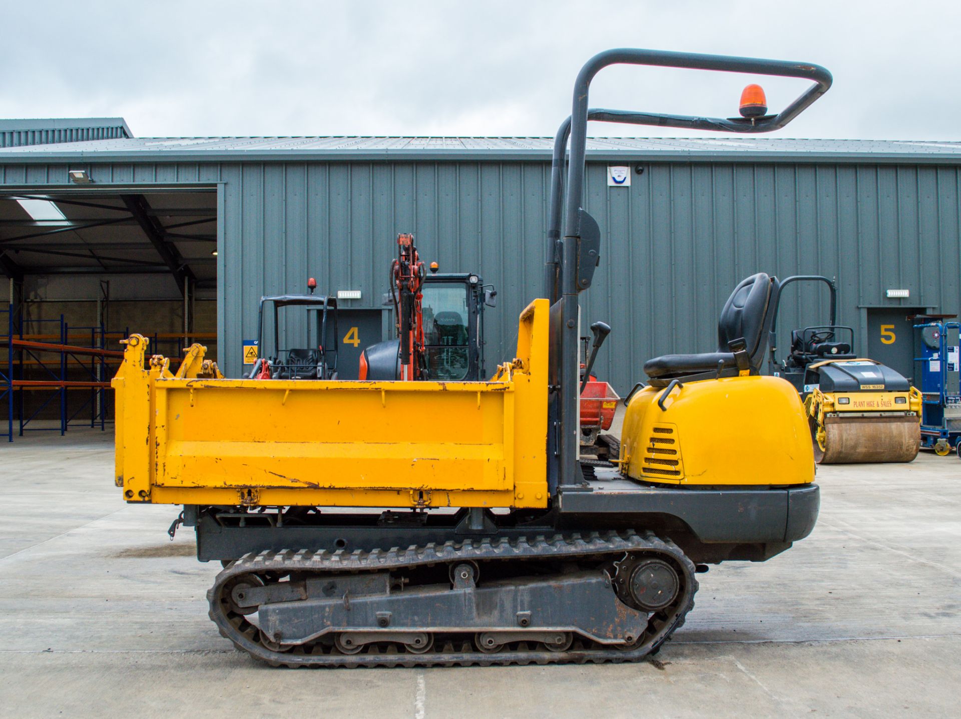 Yanmar C12-R 1.2 tonne straight skip rubber tracked dumper Recorded Hours: 1034 P3073 - Image 8 of 17