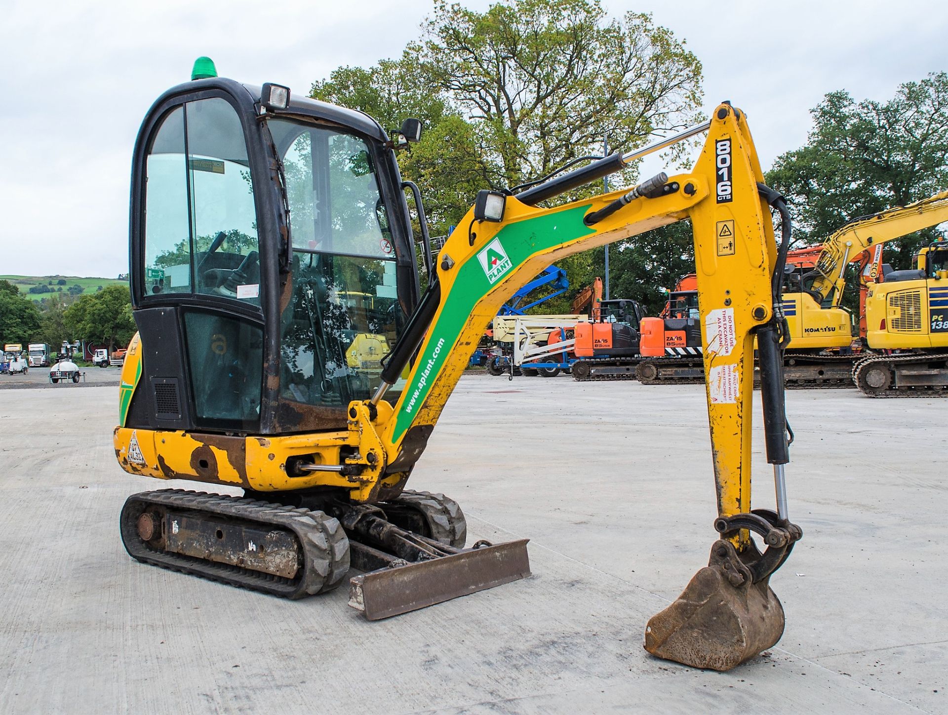 JCB 8016 CTS 1.5 tonne rubber tracked mini excavator Year: 2015 S/N: 2071738 Recorded Hours: 1882 - Image 2 of 20