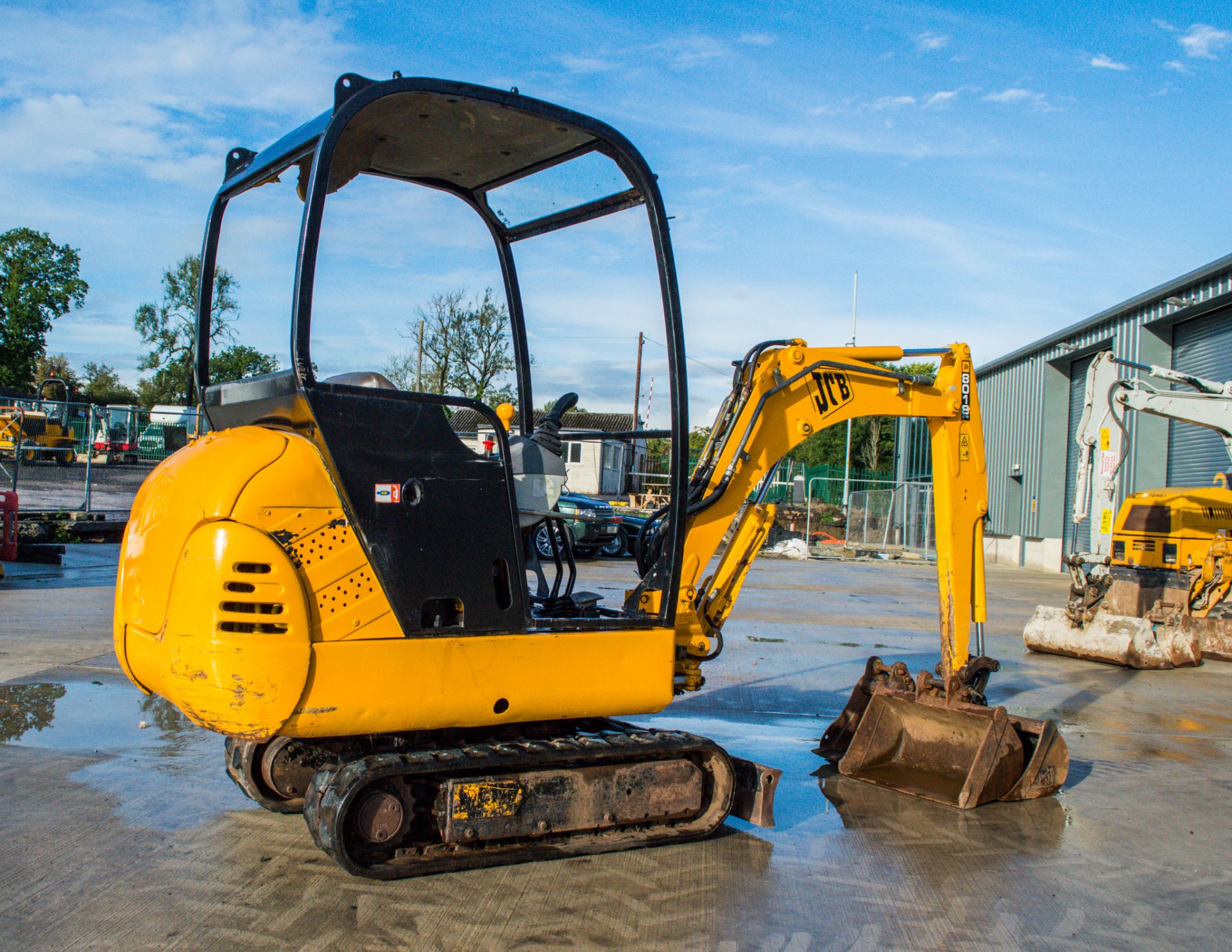 JCB 801.6 1.5 tonne rubber tracked mini excavator S/N: 7491 Recorded Hours: Not displayed (Clock - Image 3 of 17