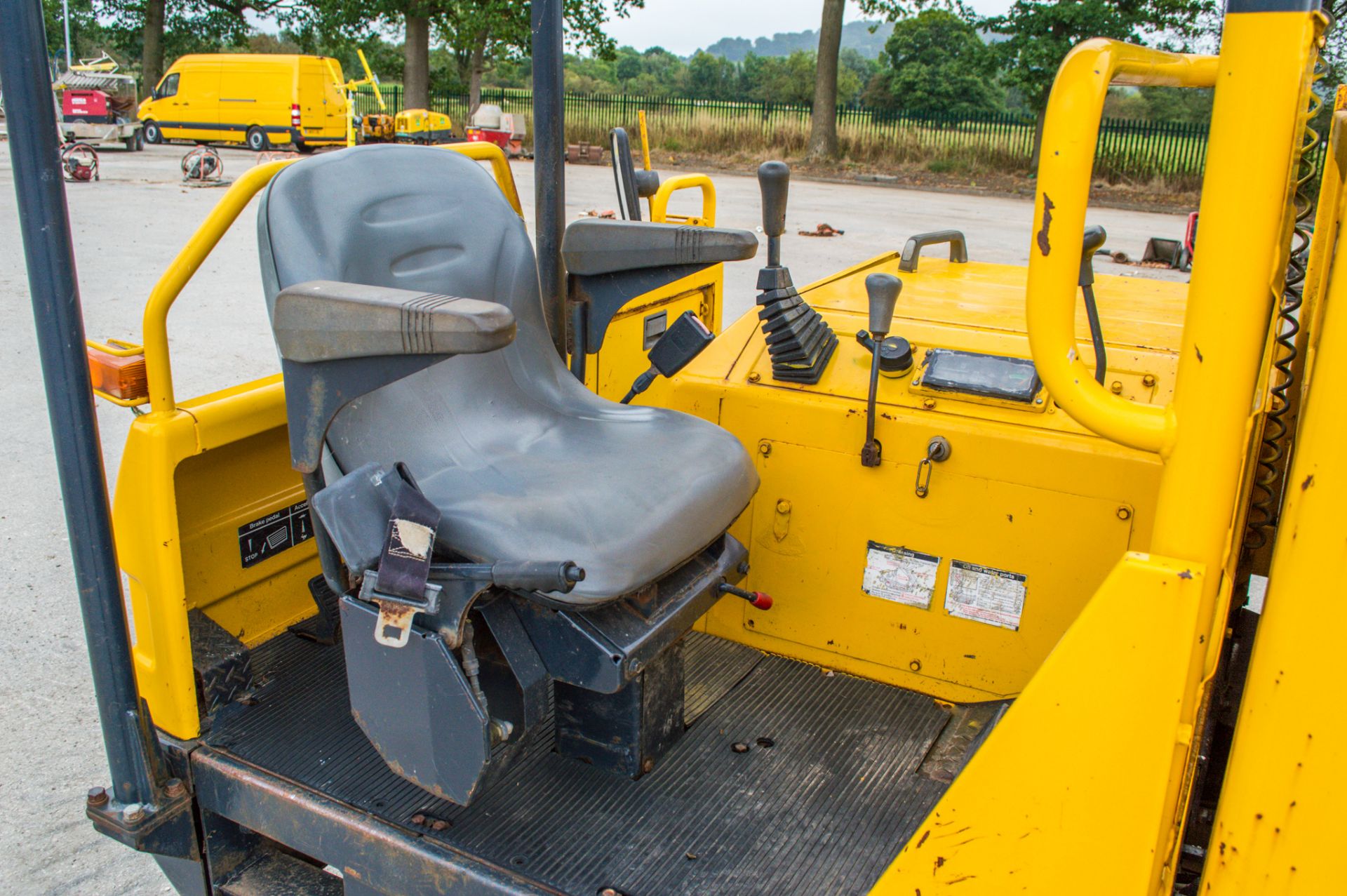 Yanmar C30R 3 tonne straight skip dumper rubber tracked dumper Recorded Hours: Not displayed ( clock - Image 13 of 16