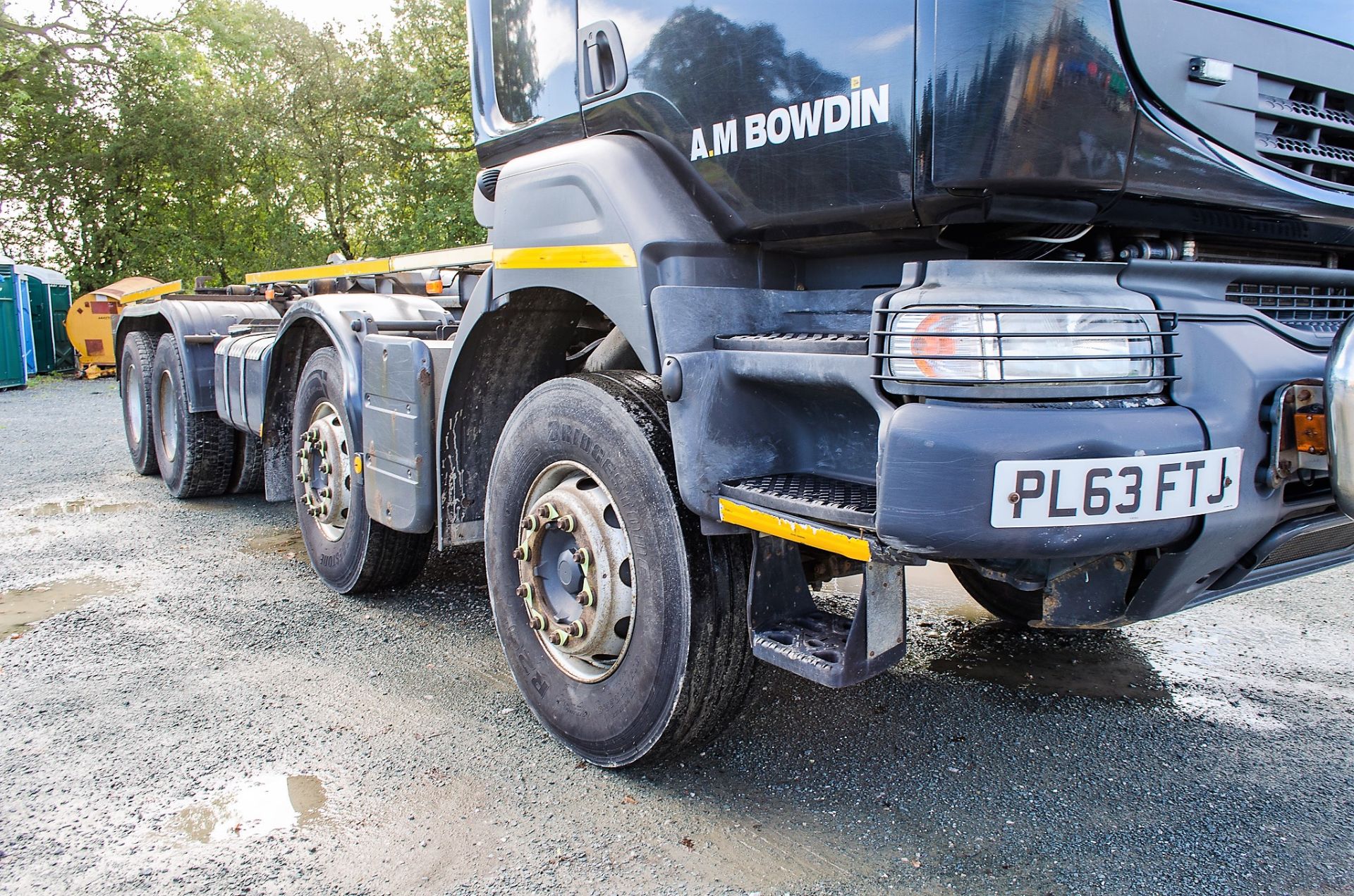 Renault Kerax 430  Euro 5  32 tonne 8x4 hook loader lorry Registration Number: PL63 FTJ Date of - Image 9 of 19