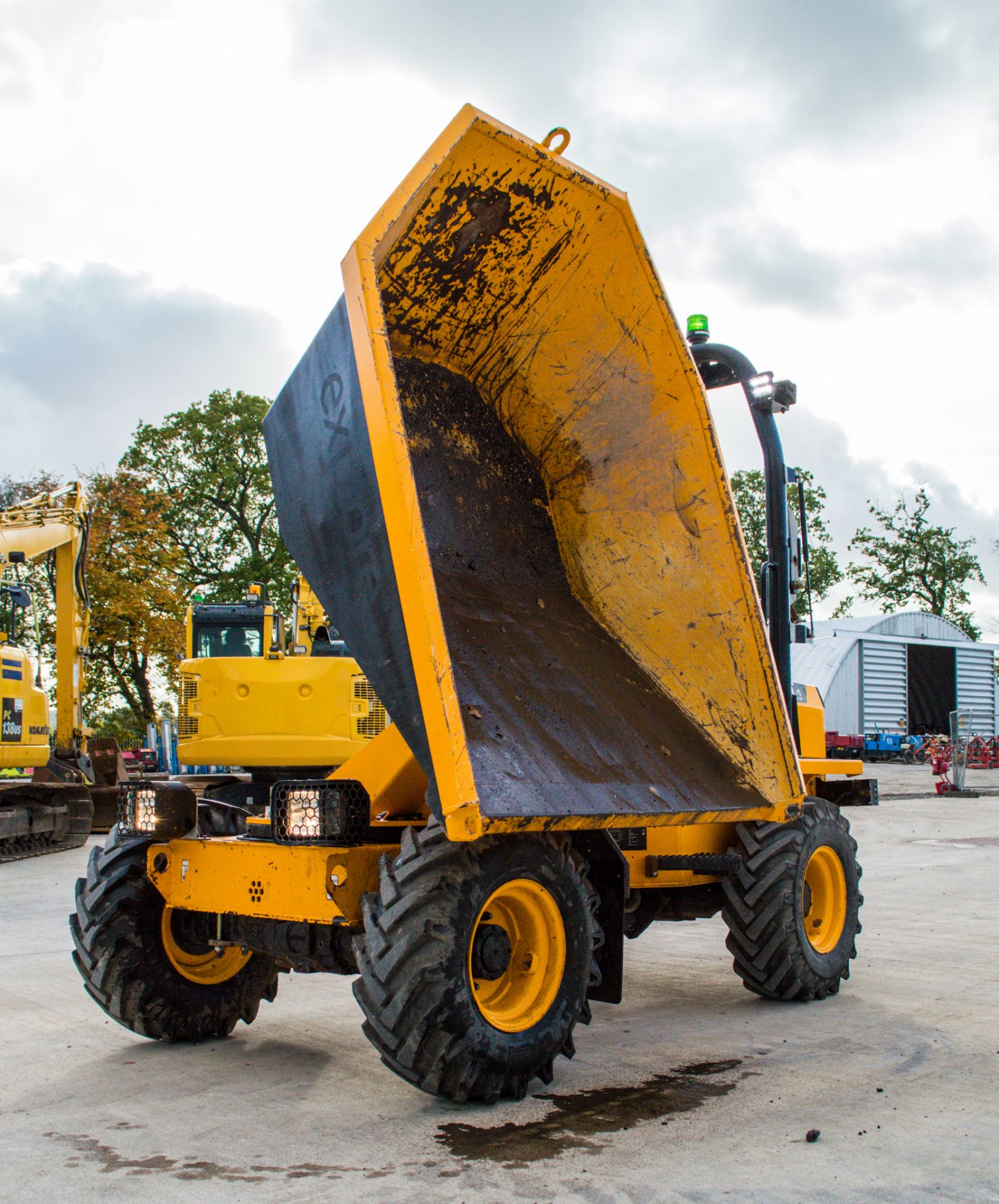 JCB 3T - 1 3 tonne swivel skip dumper  Year: 2019 S/N: 2780820 Recorded Hours: 564 c/w road light - Image 9 of 19