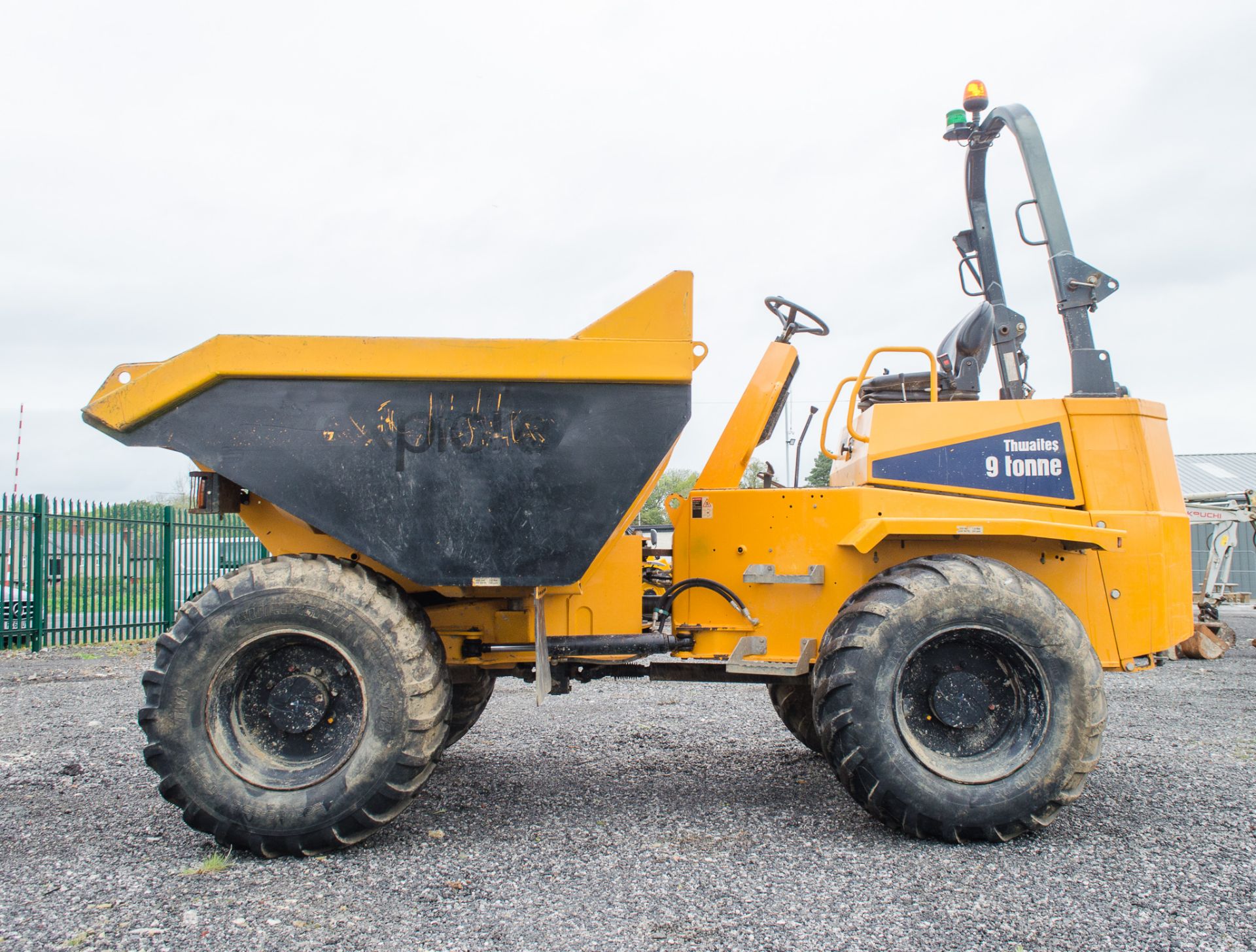 Thwaites 9 tonne straight skip dumper Year: 2018 S/N: 2090 Recorded Hours: 1081 c/w road light kit - Image 7 of 22