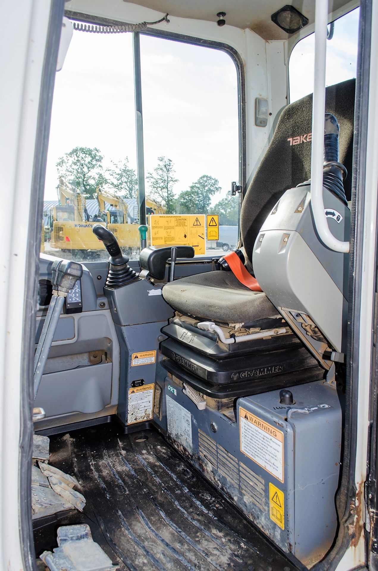 Takeuchi TB228 2.8 tonne rubber tracked mini excavator Year: 2015 S/N: 122804180 Recorded Hours: - Image 16 of 19