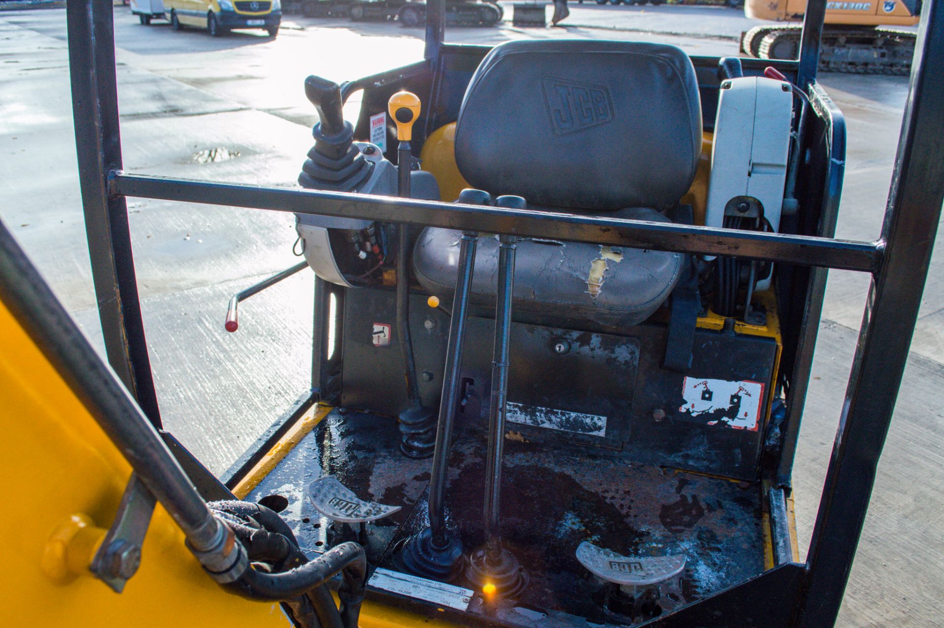 JCB 801.6 1.5 tonne rubber tracked mini excavator S/N: 7491 Recorded Hours: Not displayed (Clock - Image 16 of 17