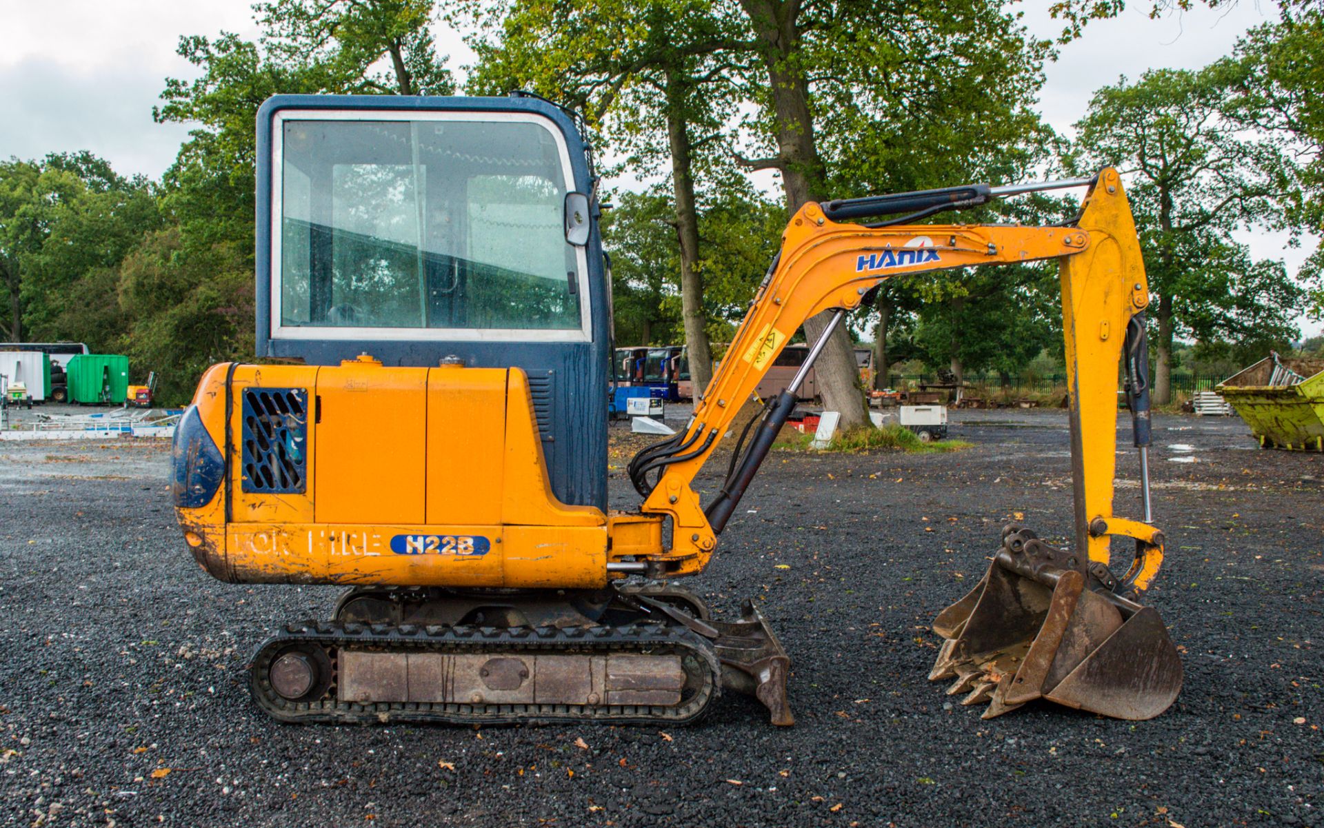 Hanix H22B 2.2 tonne rubber tracked mini excavator  Year: 2002  S/N: 522230 Recorded Hours: c/w - Image 7 of 16