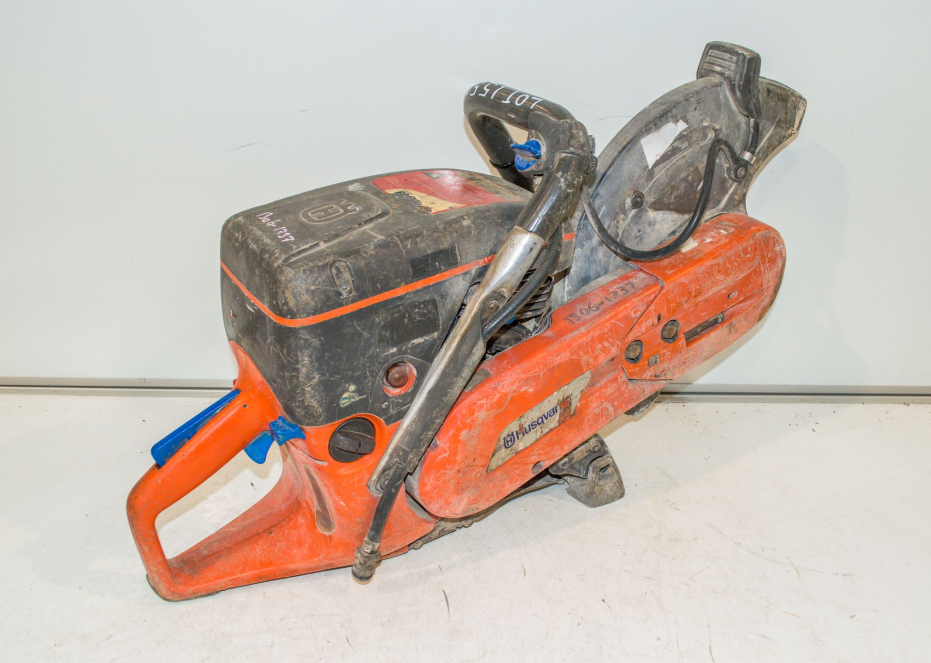 Husqvarna K760 petrol driven cut off saw 13061639 - Image 2 of 2