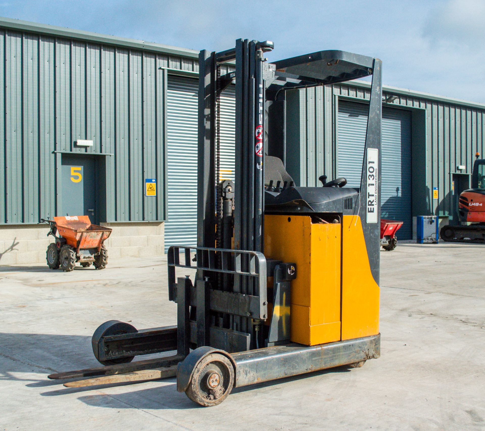 Still FM12 battery electric fork lift Year: 2005 S/N: 000097 Recorded Hours: c/w: charger unit