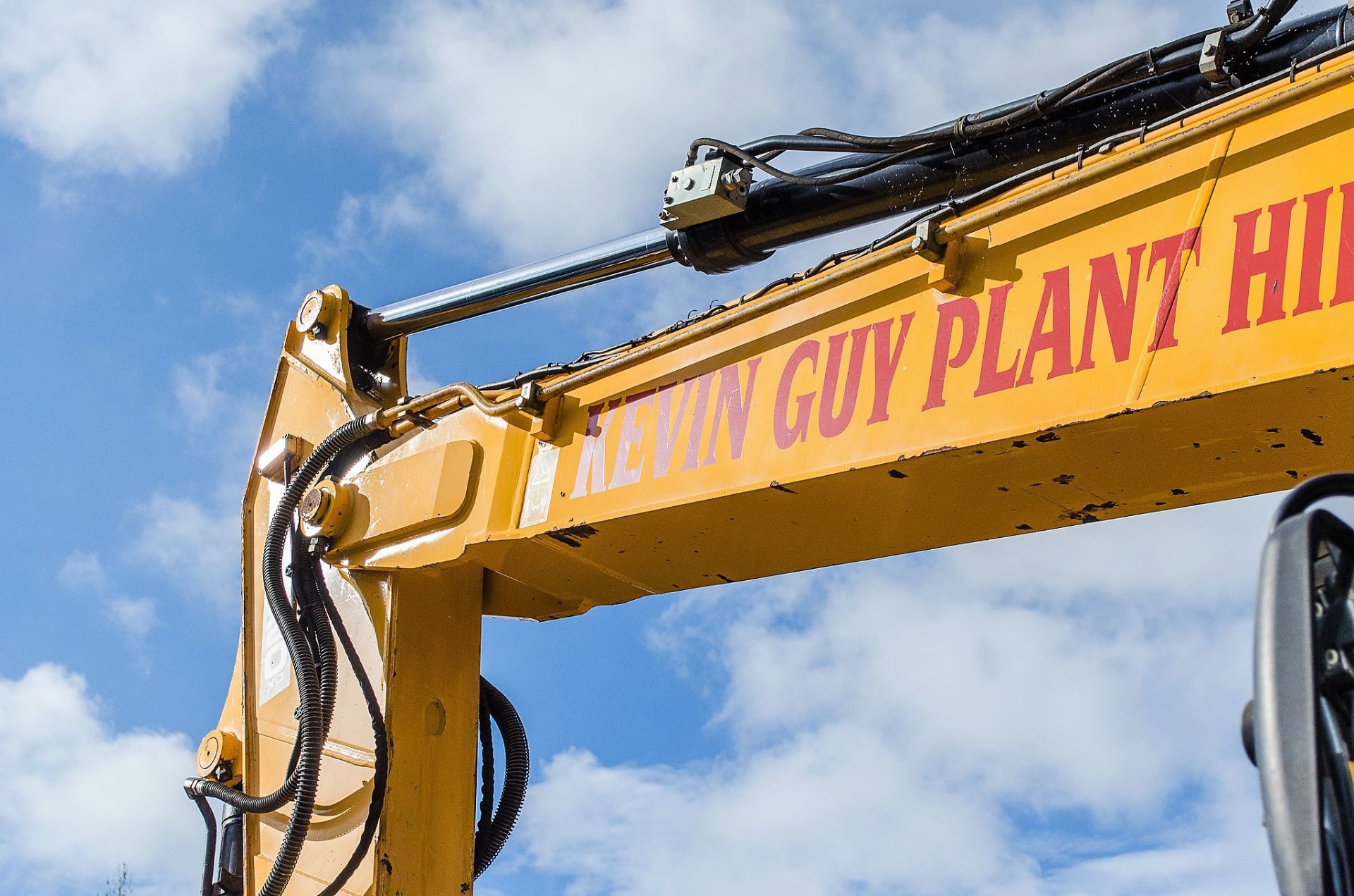 JCB JS 220 XD 22 tonne demolition spec steel tracked excavator - Image 13 of 27