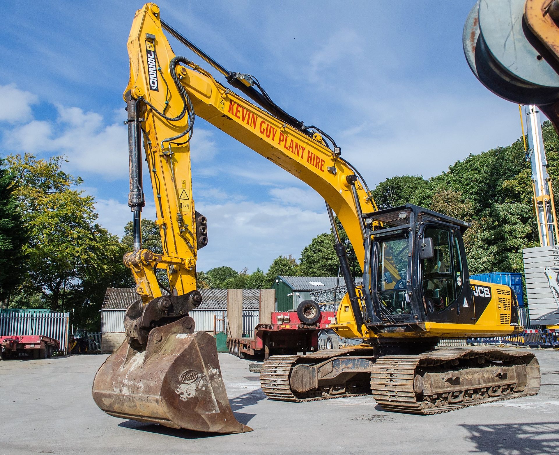 JCB JS 220 XD 22 tonne demolition spec steel tracked excavator