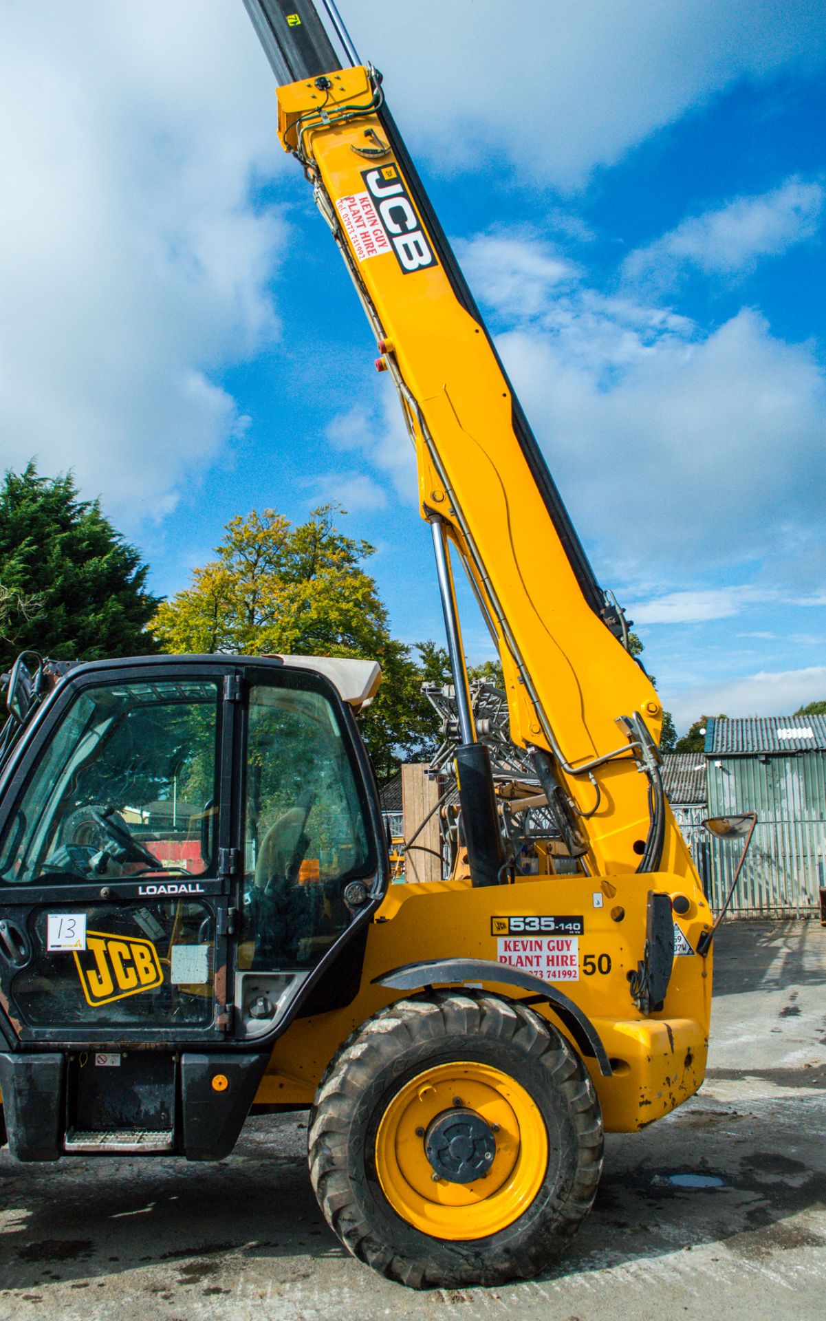 JCB 535 - 140 14 metre telescopic handler   Year: 2011 S/N: 01527306 Recorded Hours: 4281 - Image 18 of 25