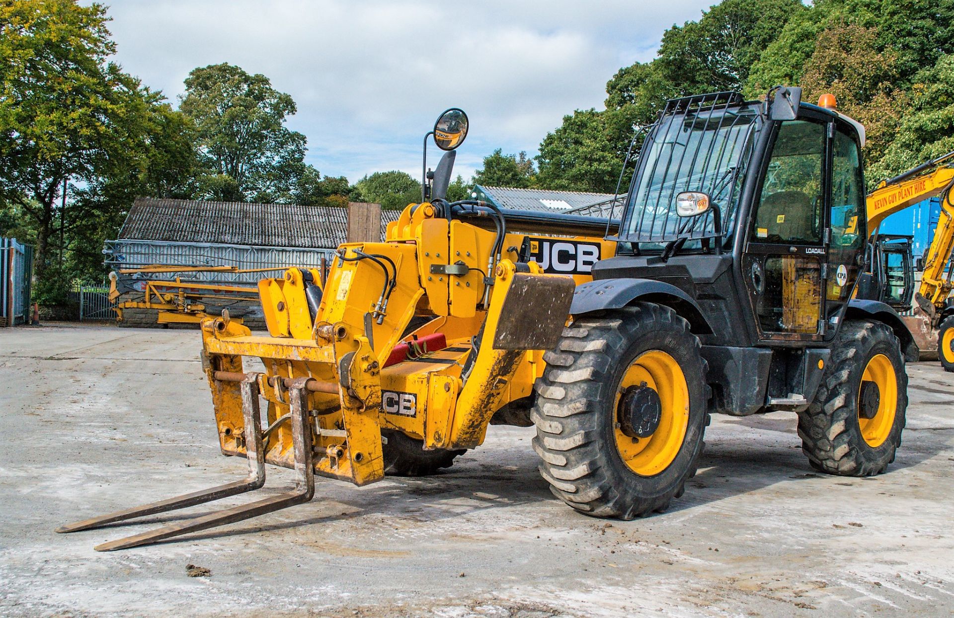 JCB 535 - 125 12.5 metre telescopic handler   Year: 2012 S/N: 2145750 Recorded Hours: 4051 Auxillary